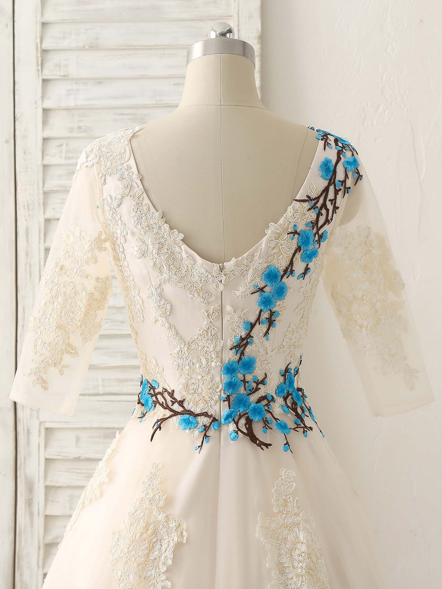 Elegant Lace Applique Tulle Long Prom Dress in Light Champagne - Perfect for Bridesmaids, Formal Dances & Special Occasions