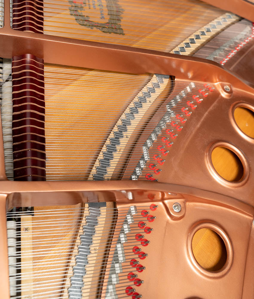 1982 Young Chang 6'10 PG 208 Grand Piano in Polished Ebony - Perfect for Concert Halls, Music Studios & Luxury Home Decor