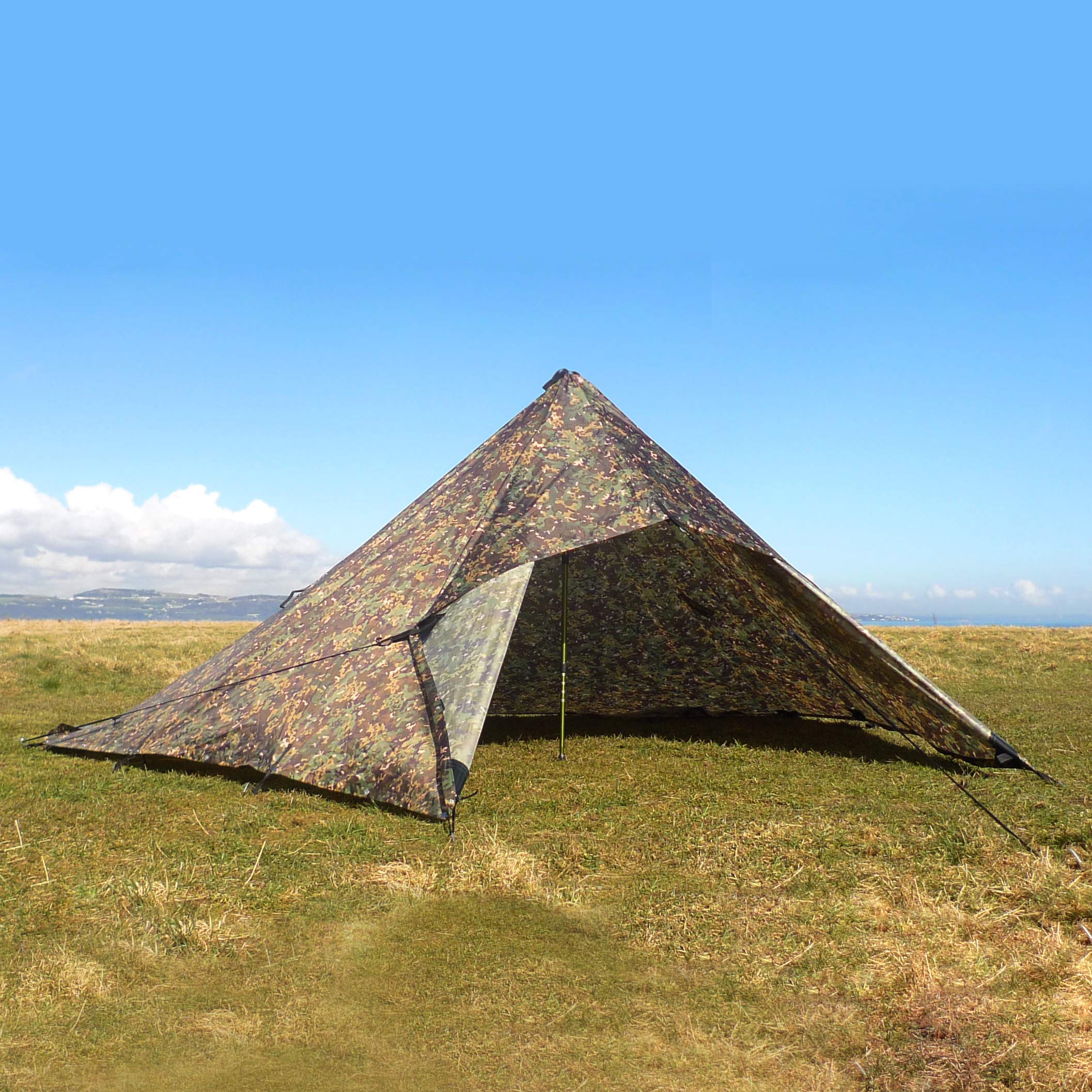 DD Tarp 3x3 PRO MC - 10ft x 10ft Camouflage Waterproof Rain Fly Shelter with Fastening Clips & Pole Eyelets - Lightweight Hammock Tarp for Camping, Hiking, Backpacking - Perfect for Outdoor Adventures in Rain or Sun