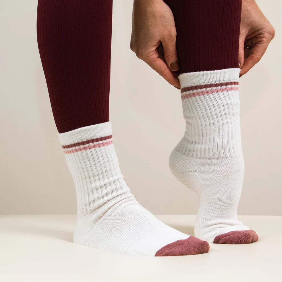 Non-Slip Grip Socks for Yoga, Pilates & Barre - Anti-Skid Workout Socks with Traction for Women & Men - Perfect for Dance, Gym & Home Exercise