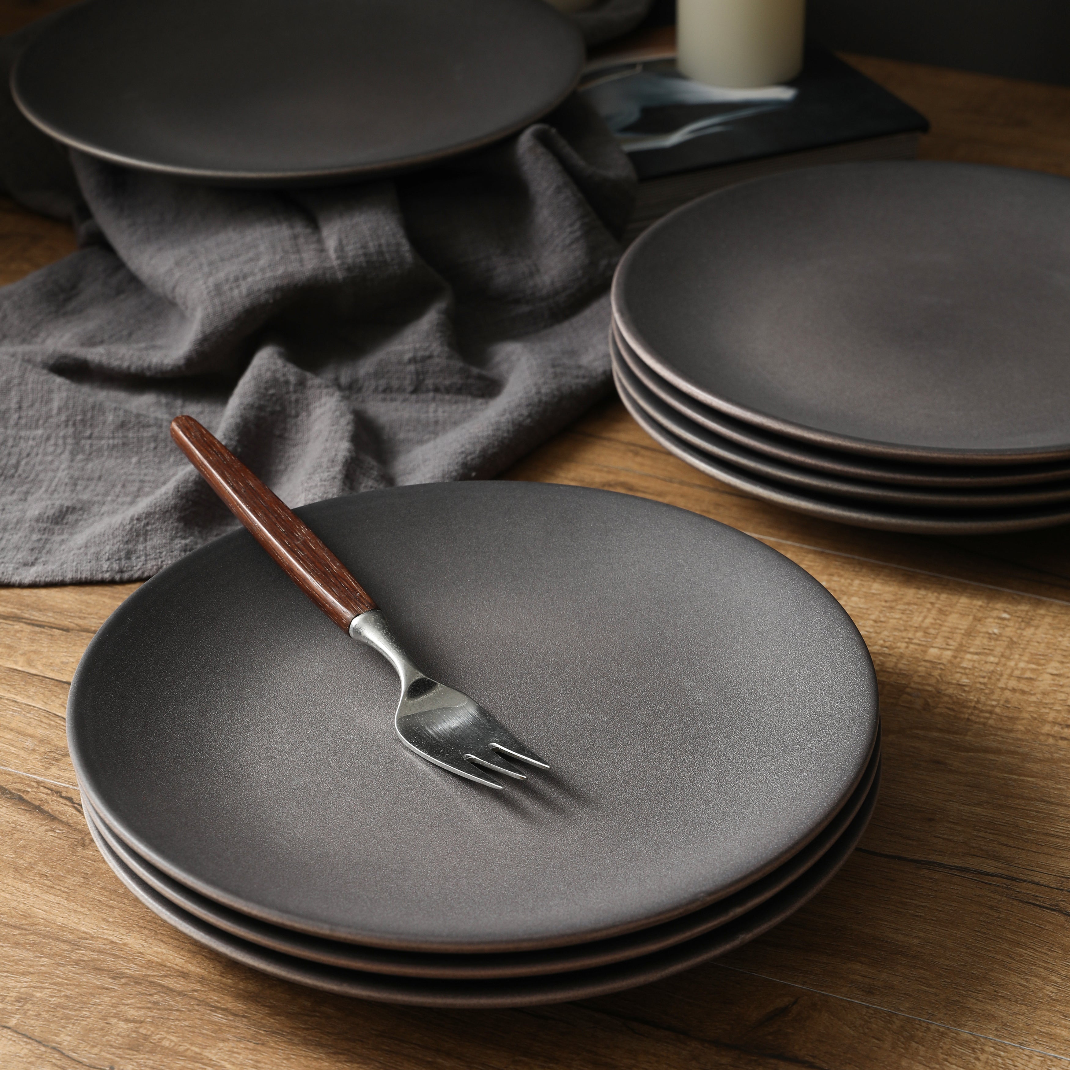 Premium Stoneware Dinnerware Set - 16-Piece Grey Dinner Plates, Bowls & Mugs Set for Everyday Use & Entertaining - Durable & Microwave Safe Dishware for Family Dining & Dinner Parties