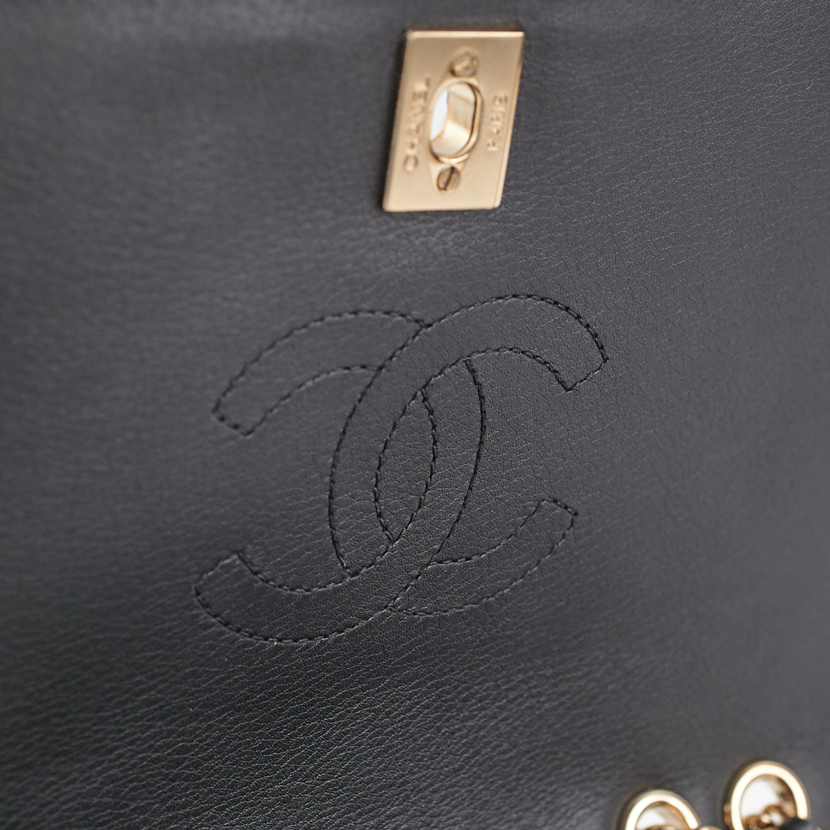Chanel Chevron Quilted Flap Bag in Black - Luxury Designer Handbag for Women, Perfect for Evening Events & Daily Use