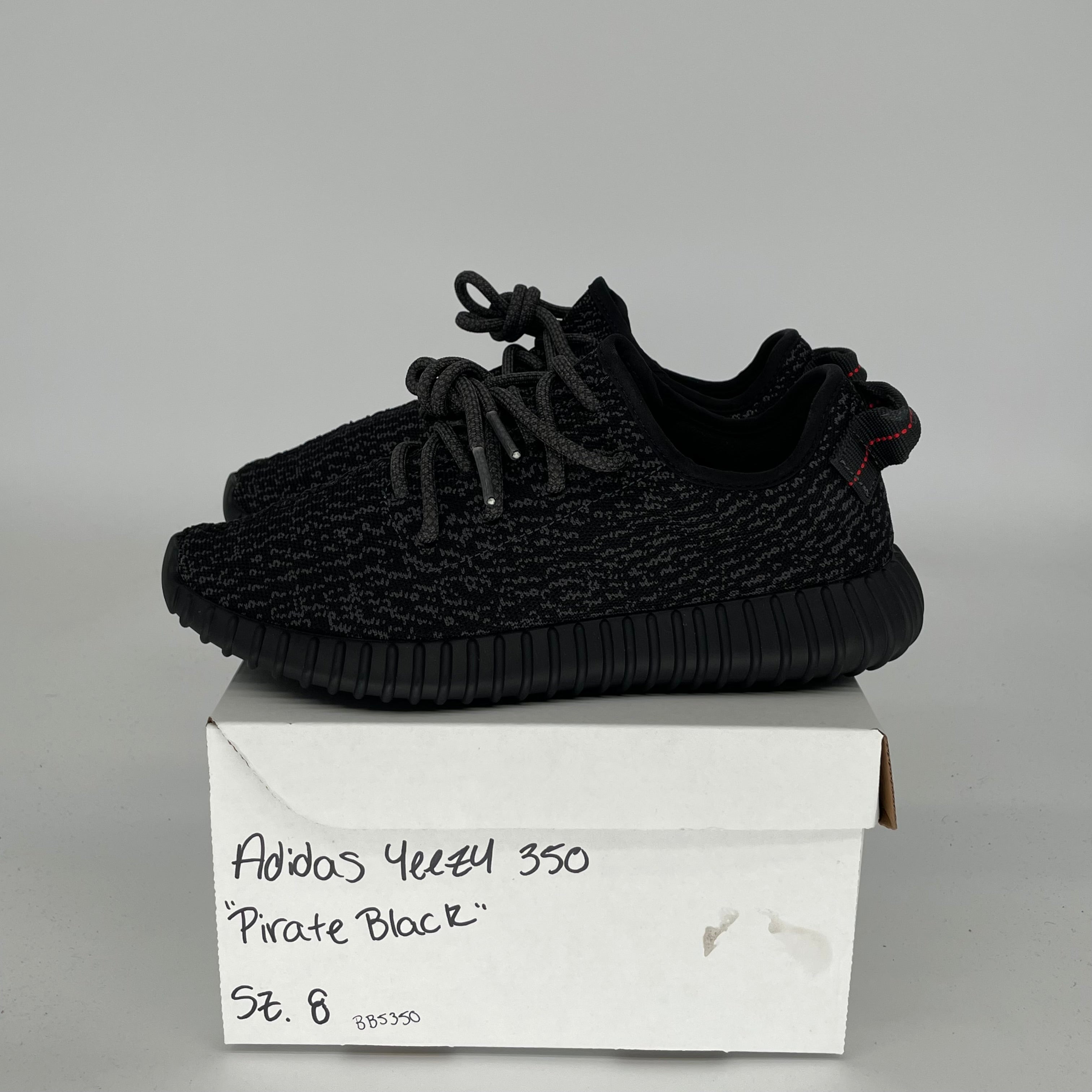 Adidas Yeezy Boost 350 V2 Pirate Black Men's Running Shoes Size 8 - BB5350 - Perfect for Casual Wear, Gym & Street Fashion