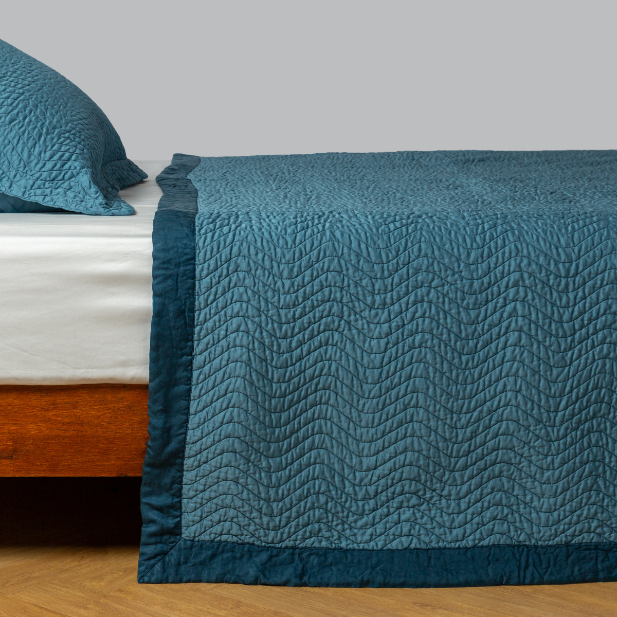 Cirillo Twin Coverlet - Soft & Breathable Bedspread for Kids & Teens - Perfect for Dorm Rooms, Guest Beds & Cozy Bedroom Decor