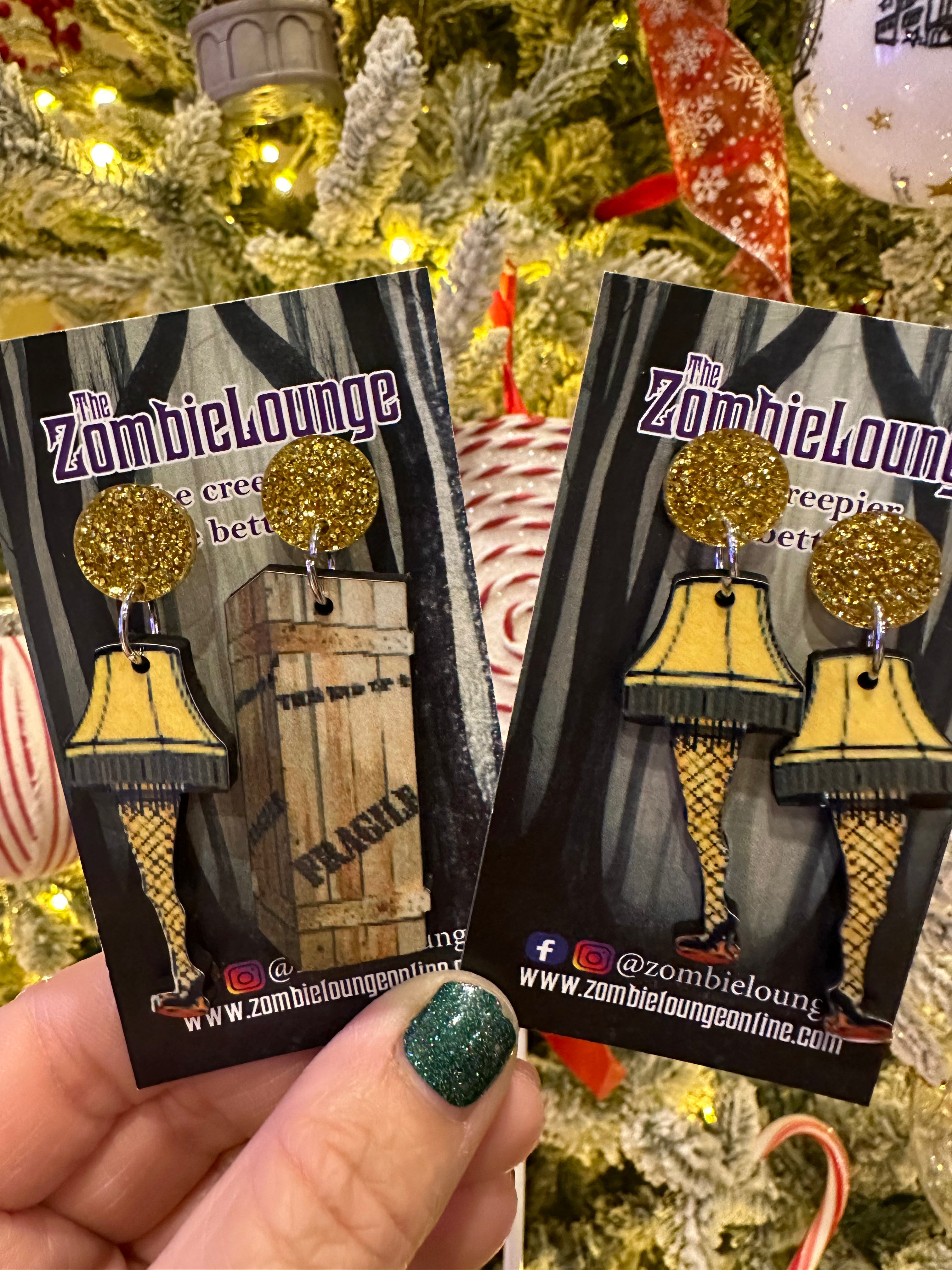Festive Christmas Leg Lamp & Elegant Box Earrings Set - Perfect for Holiday Decorations and Party Outfits