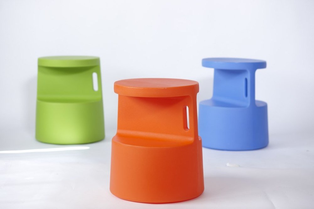 OFFI Tote: Multifunctional Side Table & Portable Stool in Green - Perfect for Picnics, Camping, and Small Space Living