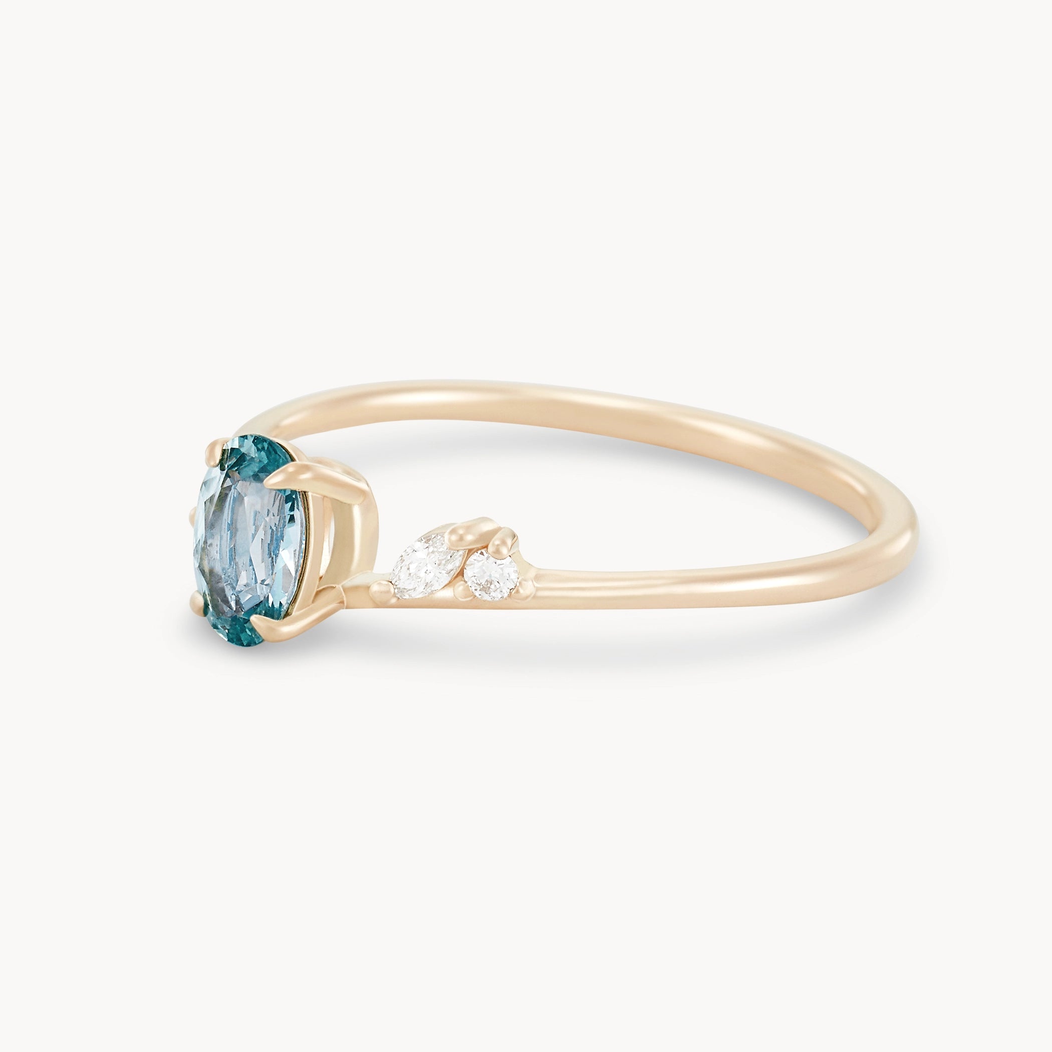 Unique 14K Yellow Gold Oval Sapphire Engagement Ring with Sky Blue Gemstone – Perfect for Proposals, Anniversaries & Special Occasions