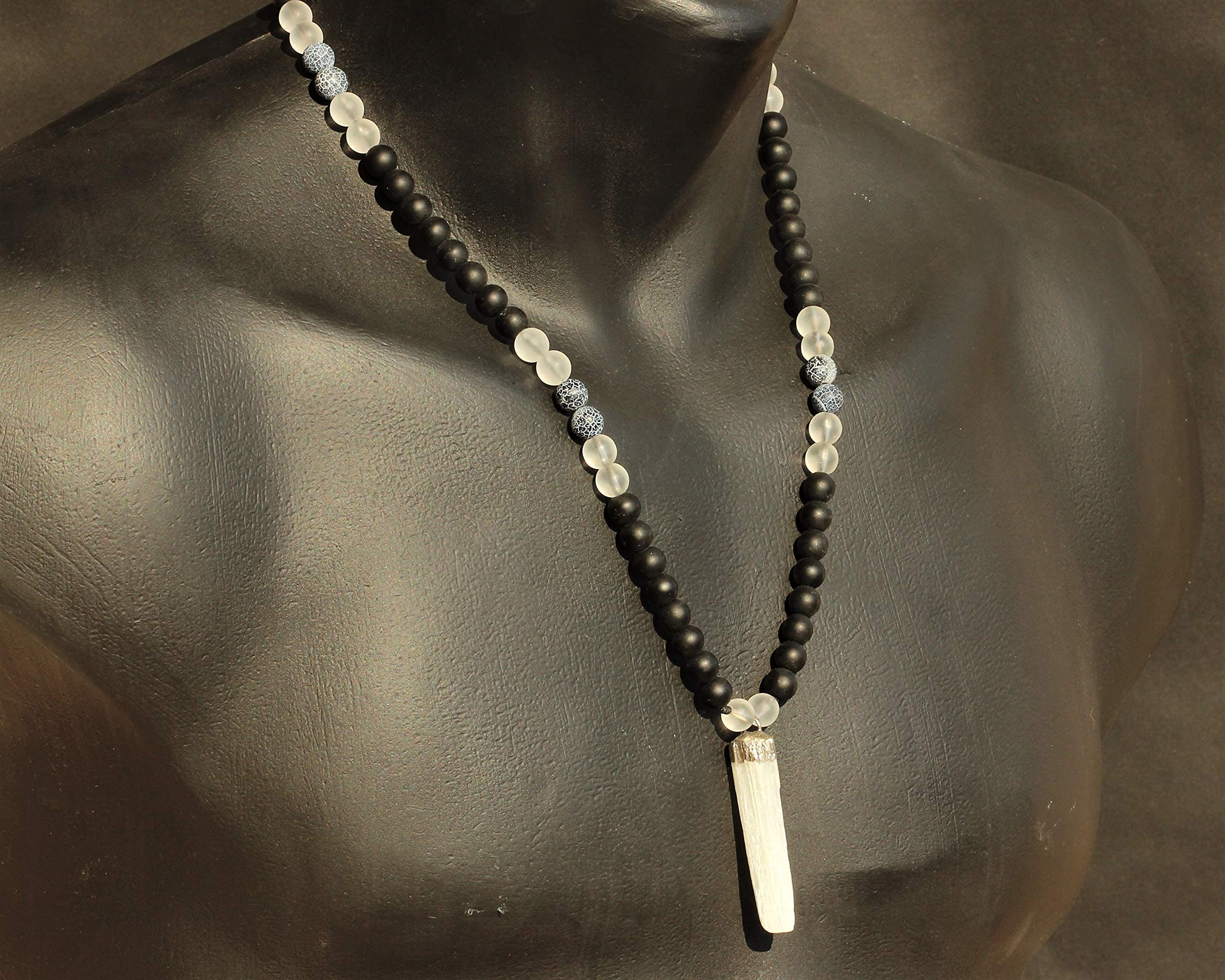 Natural Raw Selenite Pendant Necklace with Black Onyx Beads - Adjustable Macrame Beaded Quartz Necklace for Women - Spiritual Healing Jewelry for Meditation, Yoga & Energy Cleansing