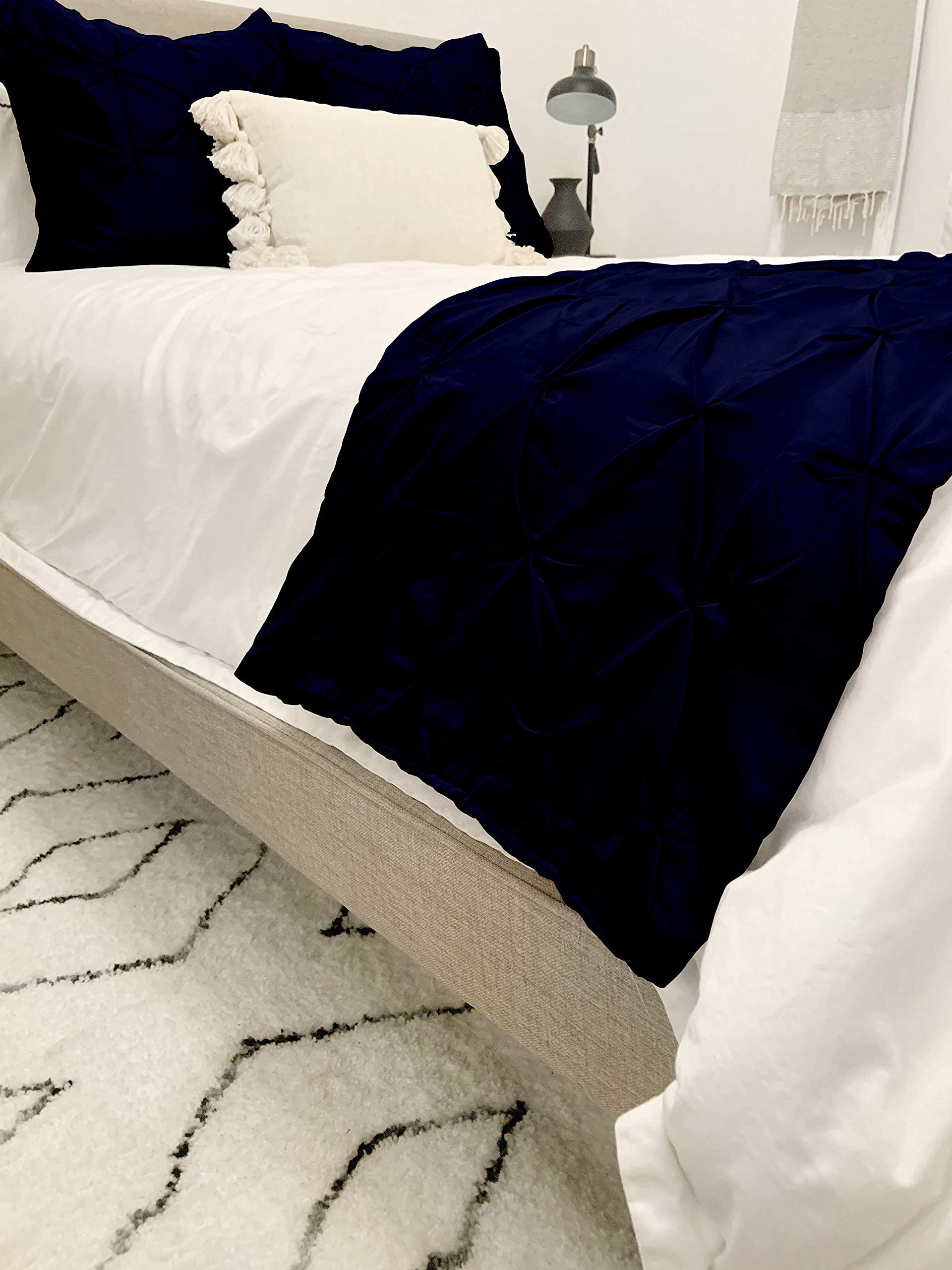 Premium 100% Cotton 800 Thread Count KBC Linen Bed Runner Set - 5 Piece Pinch Pleated Bed Scarf with 1 Runner & 4 Pillow Shams - California King Size Navy Blue - Luxury Bedroom Decor for Master Suite & Guest Room