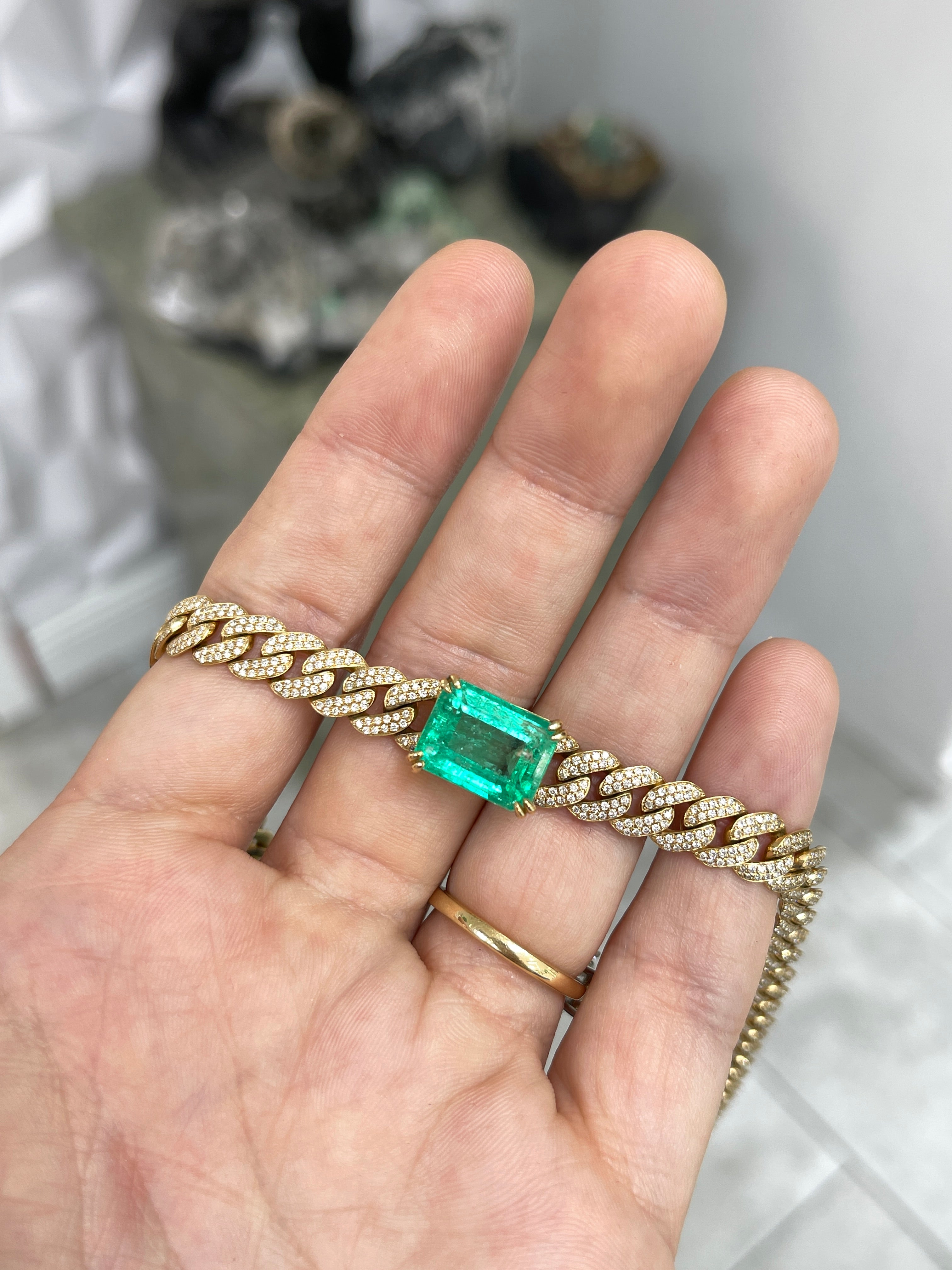 17.46tcw Colombian Emerald & Diamond Iced Out Choker Cuban Link Necklace in 18K Gold - Luxury Hip Hop Jewelry for Women, Perfect for Parties, Weddings & Special Occasions