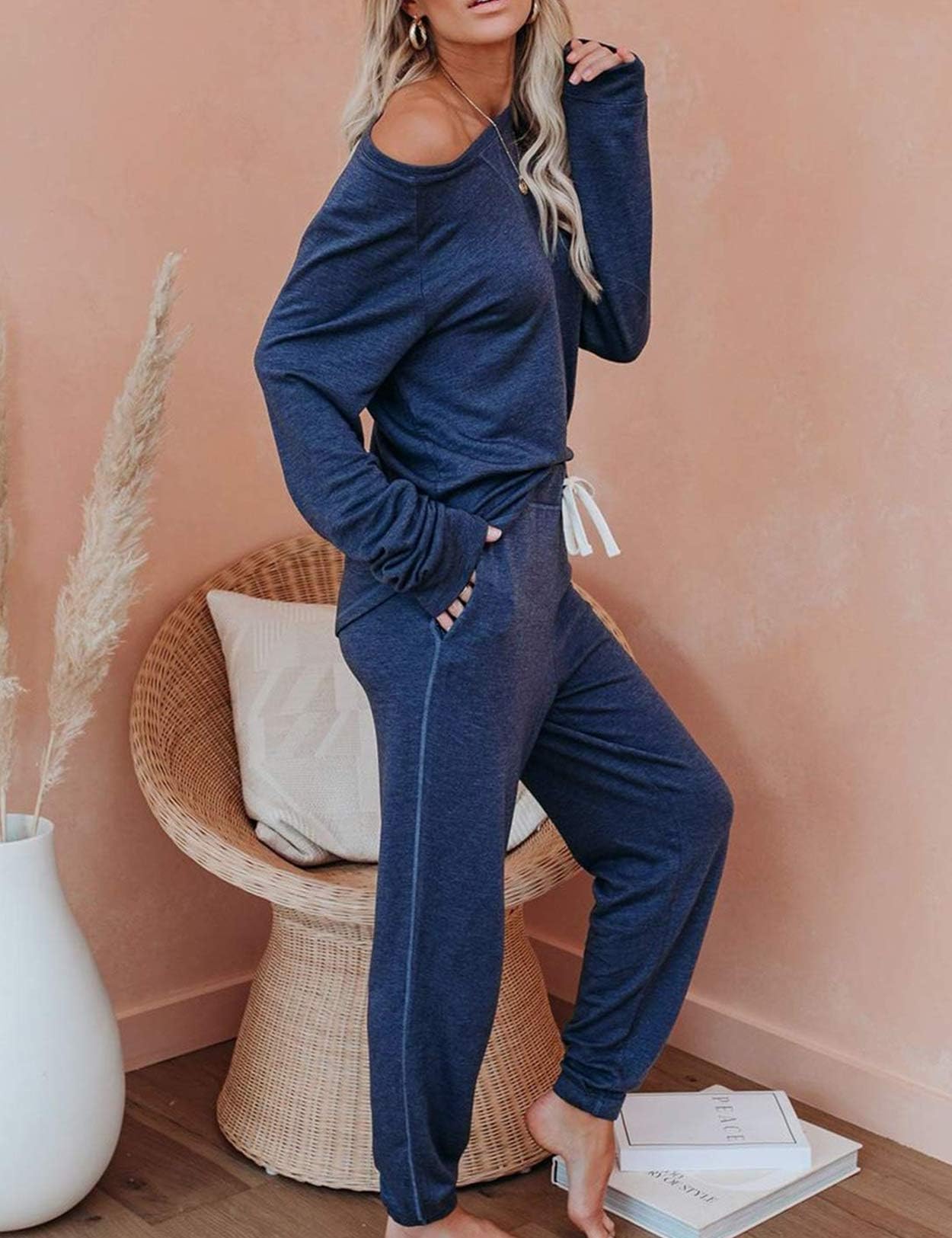 Women's 2 Piece Lounge Set - Soft Long Sleeve Tops & Comfortable Jogger Sweatpants - Cozy Loungewear & Pajama Set for Relaxing at Home, Yoga, or Running Errands