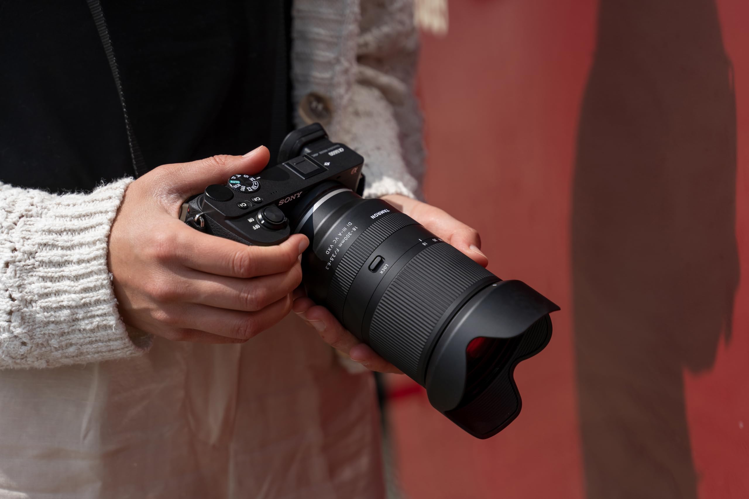Tamron 18-300mm F/3.5-6.3 Di III-A VC VXD Zoom Lens for Fujifilm APS-C Mirrorless Cameras (Model B061X) - Perfect for Travel, Wildlife & Sports Photography