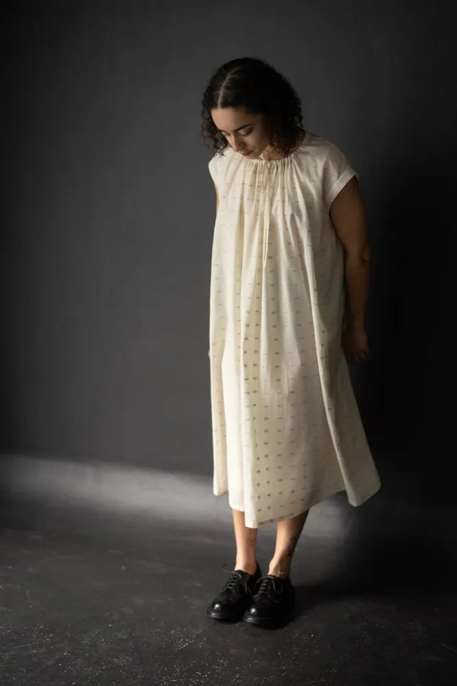 Stylish Clover Pattern T-Shirt - UK Size XS to XL - Perfect for Casual Wear, Street Fashion & Everyday Outfits
