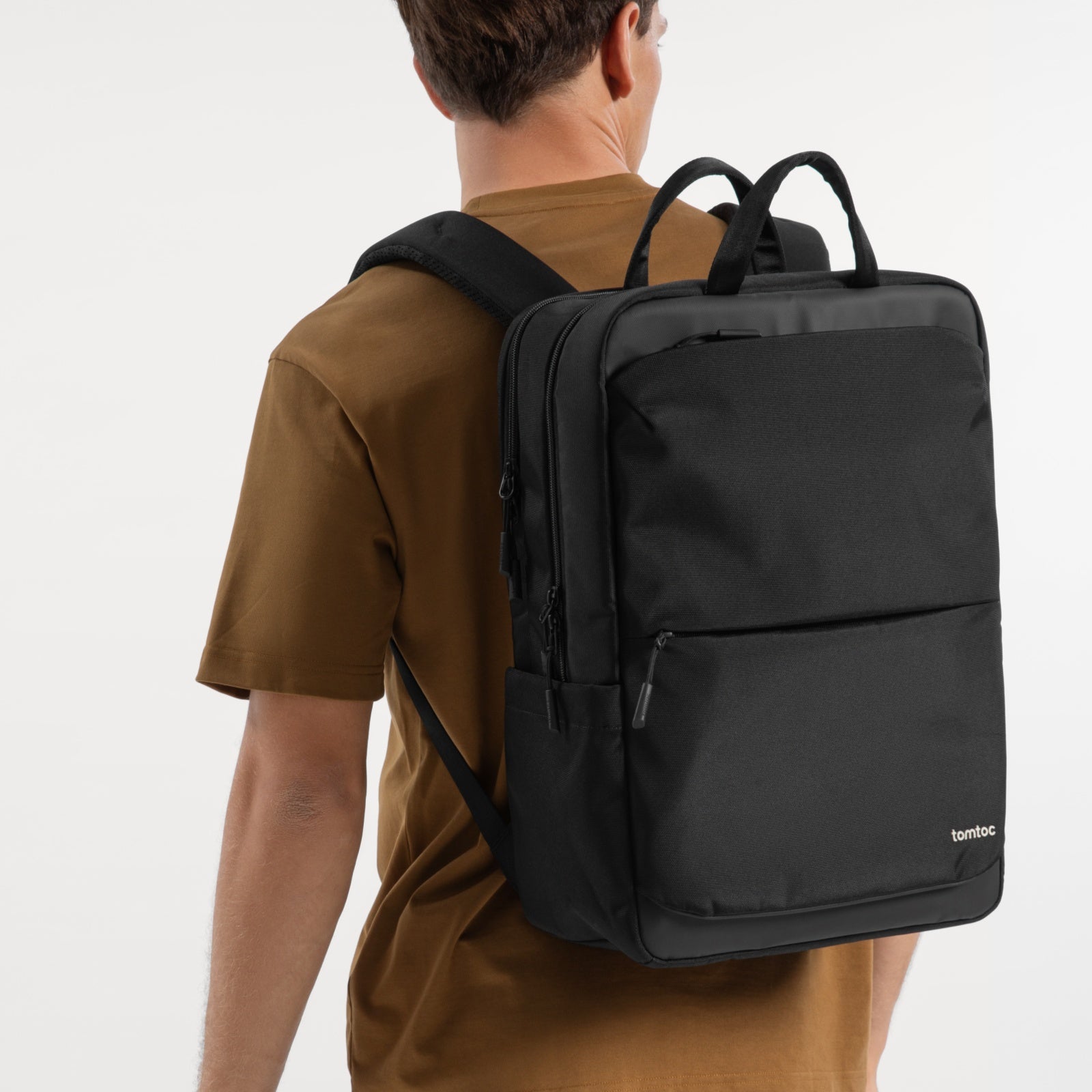 Navigator T71 Laptop Backpack - Waterproof 17 Inch Laptop Bag with USB Charging Port & Anti-Theft Design for Men & Women - Perfect for Travel, Work & School