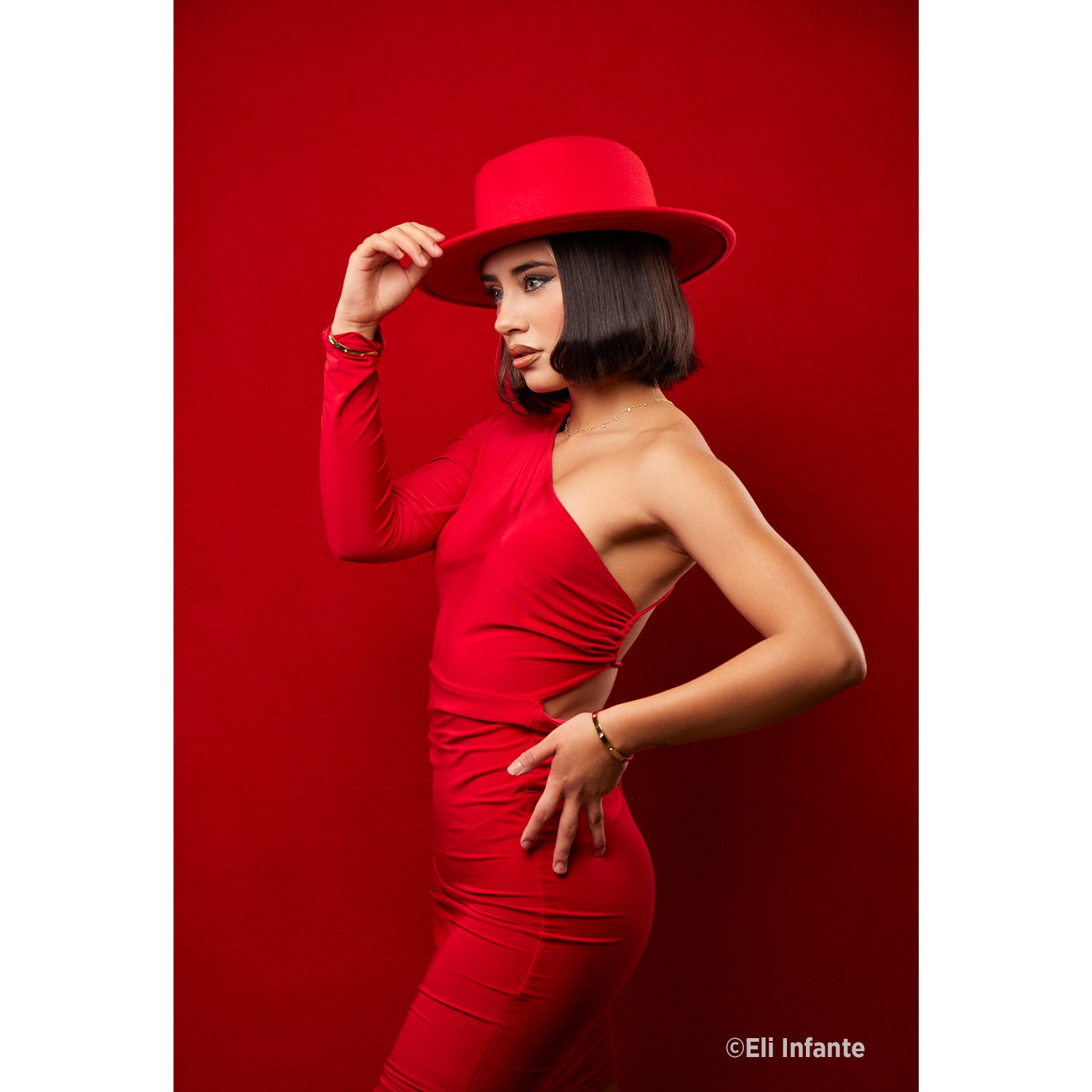 Scarlet Red Wrinkle Resistant Backdrop - 9' x 20' Photography Background for Studio, Events & Portraits | Durable Fabric for Professional Photo Shoots