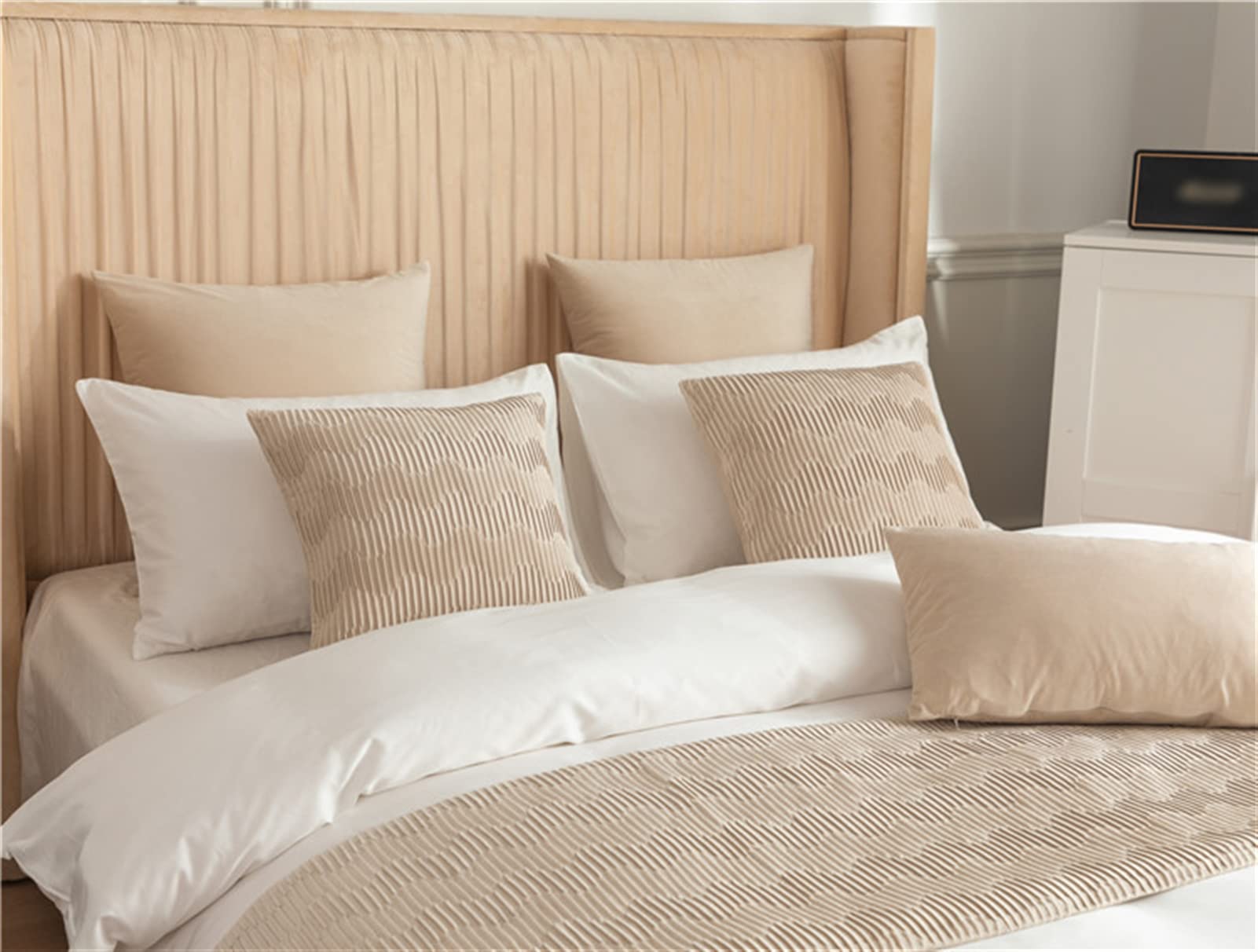 Quilted Fleece Bed Runner - Solid Beige Bed Throw for Twin/Twin XL Beds | Soft Foot of Bed Cover & Bed Scarf Protector | Perfect for Bedroom Decor & Hotel Use
