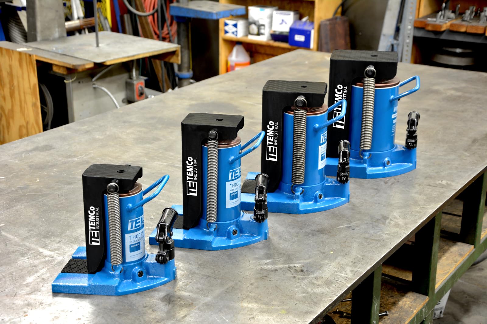 TEMCo 2.5-5 Ton Hydraulic Toe Jack for Shipping Containers & Heavy Machinery - Industrial Equipment Lifting Tool for Warehouse, Construction & Logistics