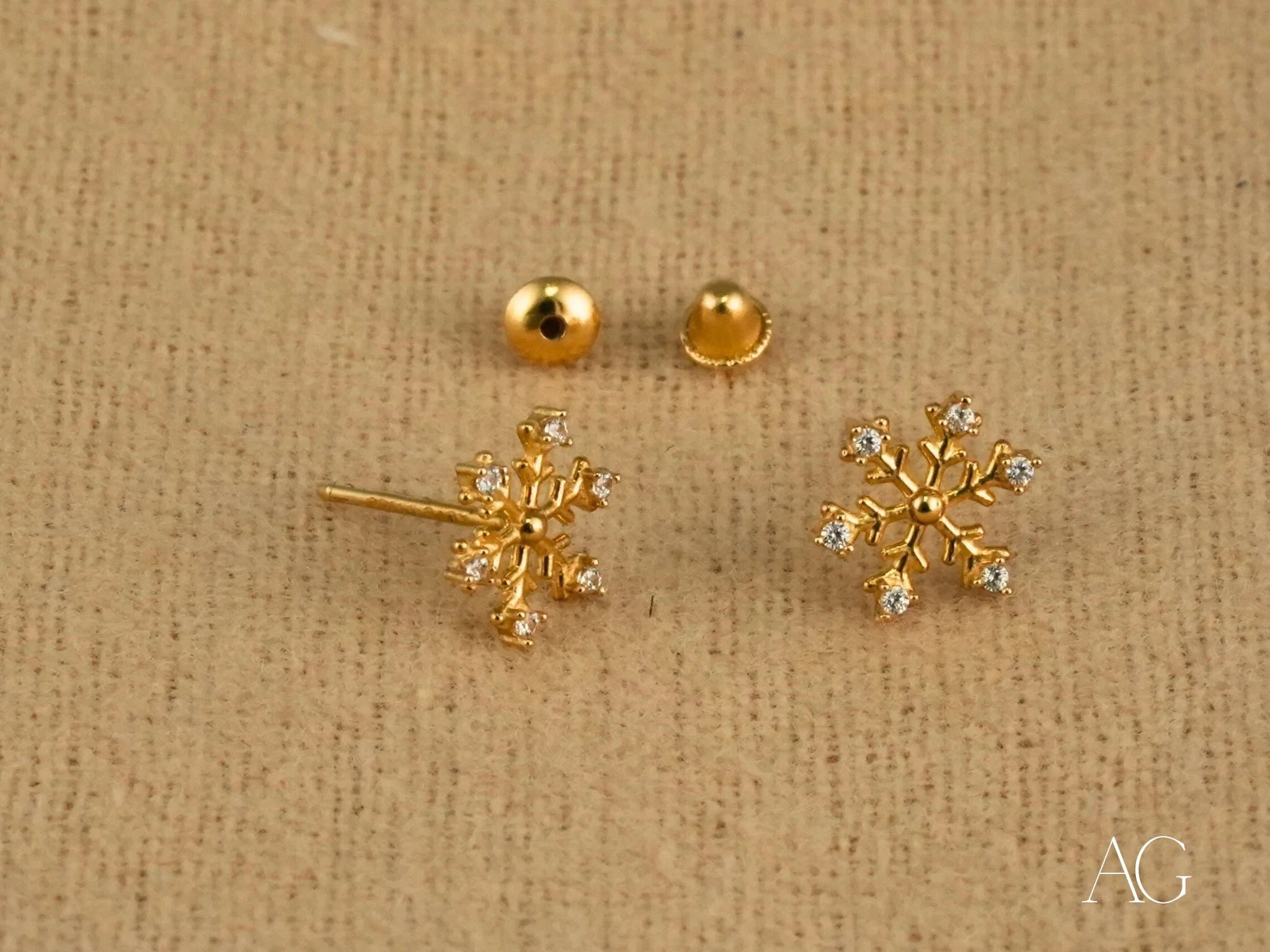 18K Gold CZ Flower Stud Earrings for Women - Floral Spark Elegant Jewelry Gift for Birthday, Anniversary & Special Occasions