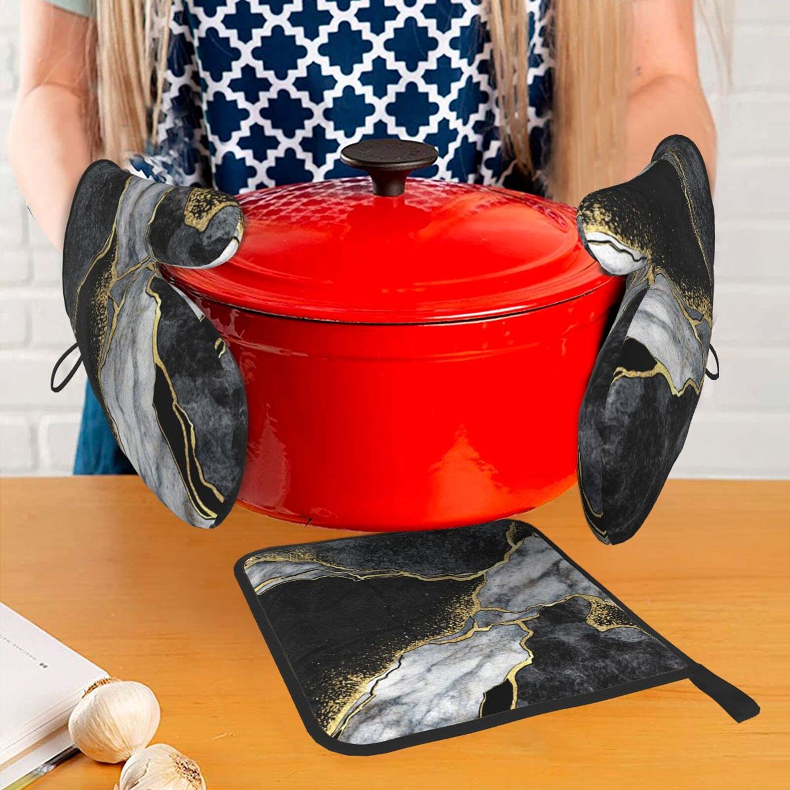 Heat Resistant Oven Mitts and Pot Holders Set of 3 - Black Marble Gold Crack Design, Non-Slip Kitchen Gloves for Baking, Cooking, Grilling & BBQ - Perfect for Home Chefs and Holiday Cooking