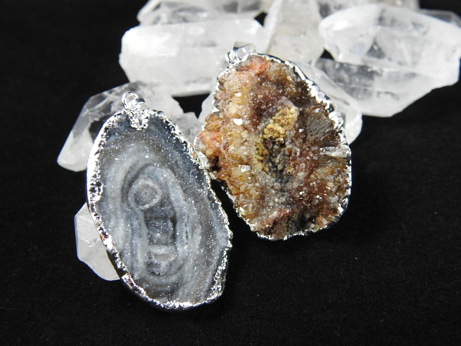 Natural Chalcedony Druzy Pendant Necklace - Healing Crystal Jewelry for Women - Perfect for Meditation, Spiritual Gifts & Boho Fashion Accessories