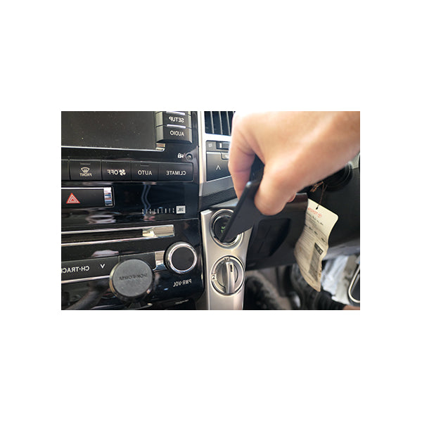 ClicOn No Holes Center Dash Mount for Toyota Landcruiser 200 (2008-2015) - Secure Phone Holder for Off-Road Adventures & Daily Commute