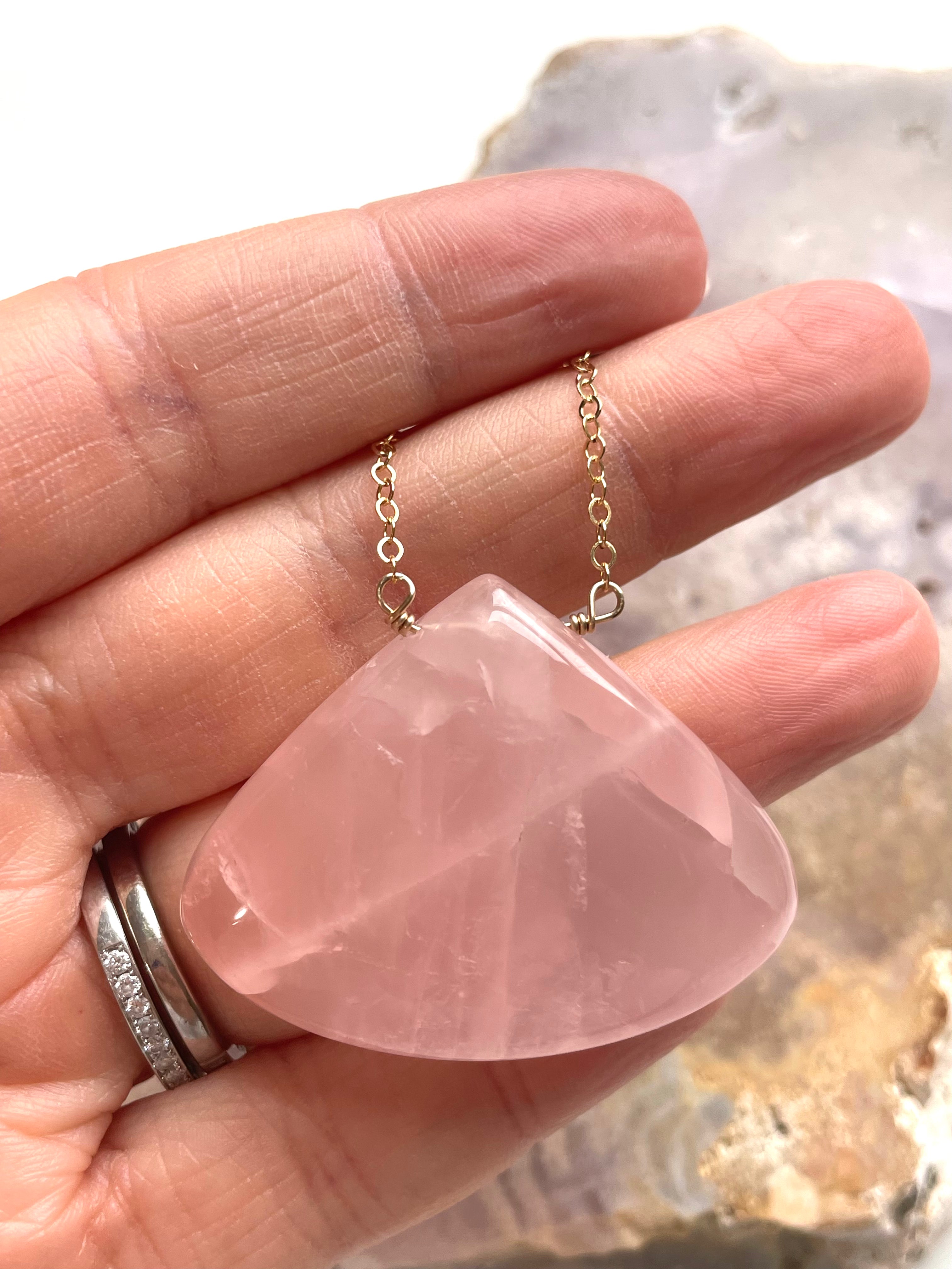 Rose Quartz Pendant Necklace for Women - Healing Crystal Jewelry for Love & Positive Energy - Perfect for Meditation, Gifts & Everyday Wear
