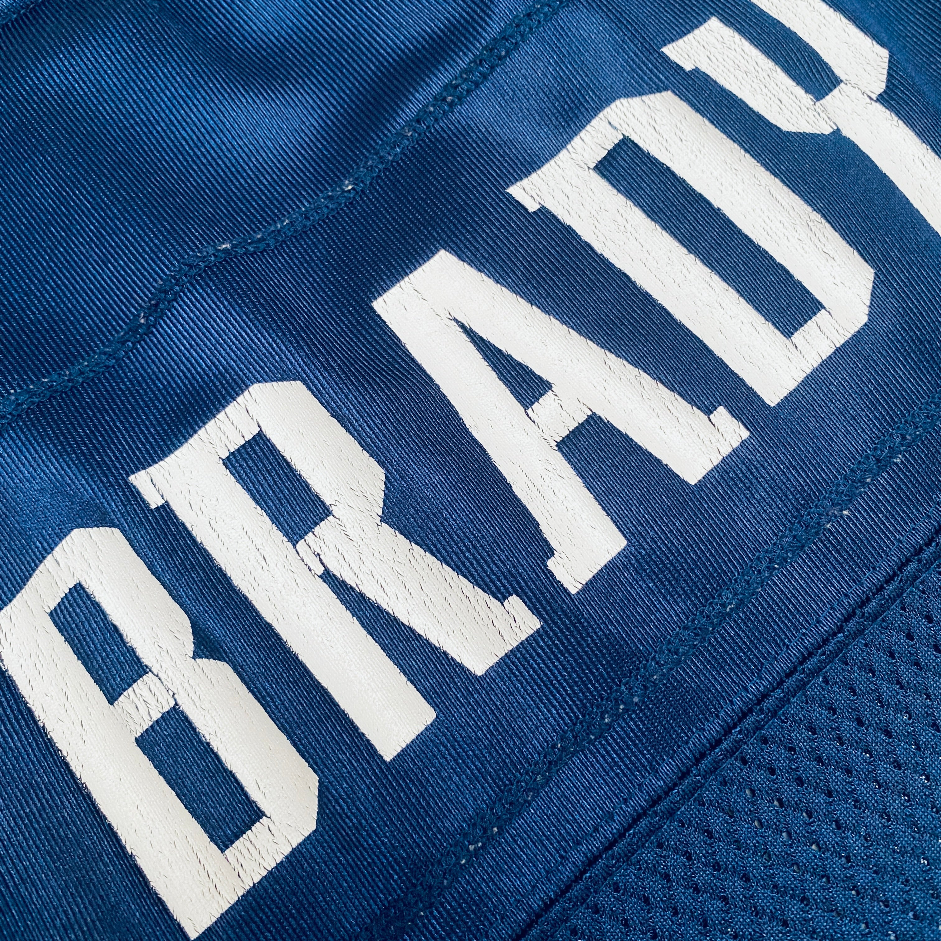 Authentic New England Patriots Tom Brady 2002/2003 Replica Jersey (Men's) - Perfect for NFL Games, Sports Events & Fan Collections