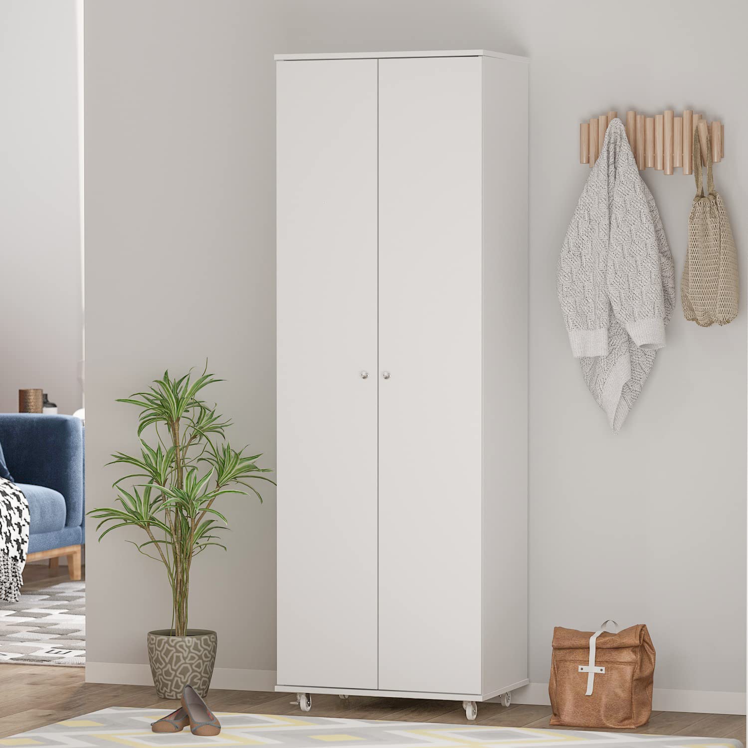 Hitow Large Shoe Cabinet with Wheels - Wooden 2 Door Tall Shoe Storage Organizer with 7 Adjustable Shelves - White Shoe Rack for Office, Home, Garage - Perfect for Entryway, Closet & Mudroom Organization