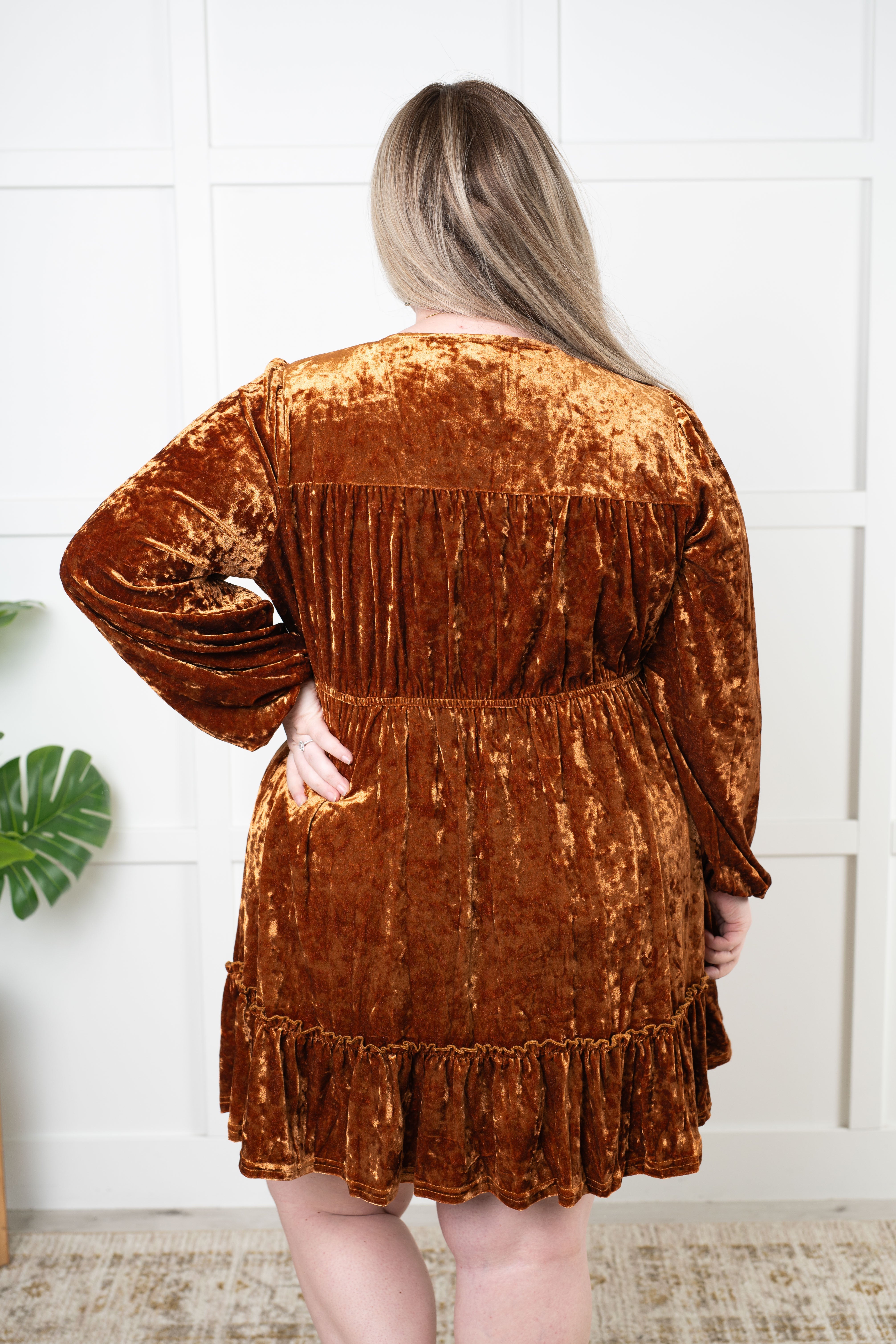 Elegant Muse Velvet Dress for Women - Perfect for Evening Parties, Weddings & Special Occasions