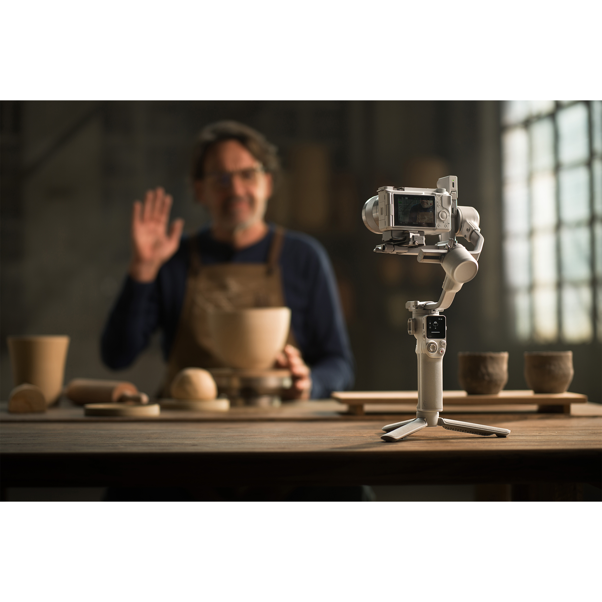 DJI RS 4 Mini Combo Gimbal Stabilizer for Mirrorless Cameras - 3-Axis Handheld Stabilizer with Quick Release, Lightweight Design for Vlogging, Travel & Content Creation