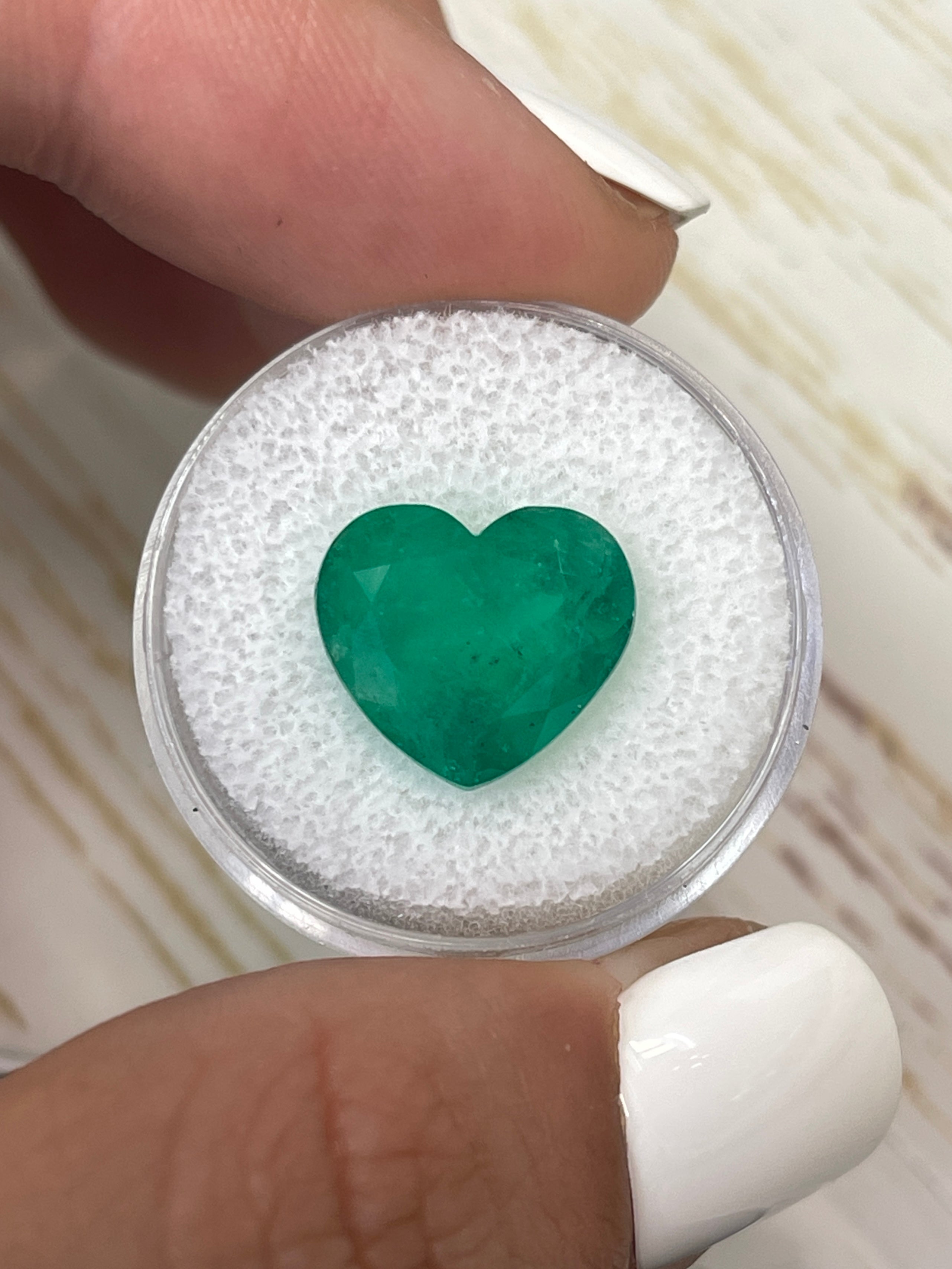 7.68 Carat 12x13.5mm Natural Colombian Emerald Heart Cut Loose Gemstone - Forest Green Color for Jewelry Making, Engagement Rings & Collector's Items