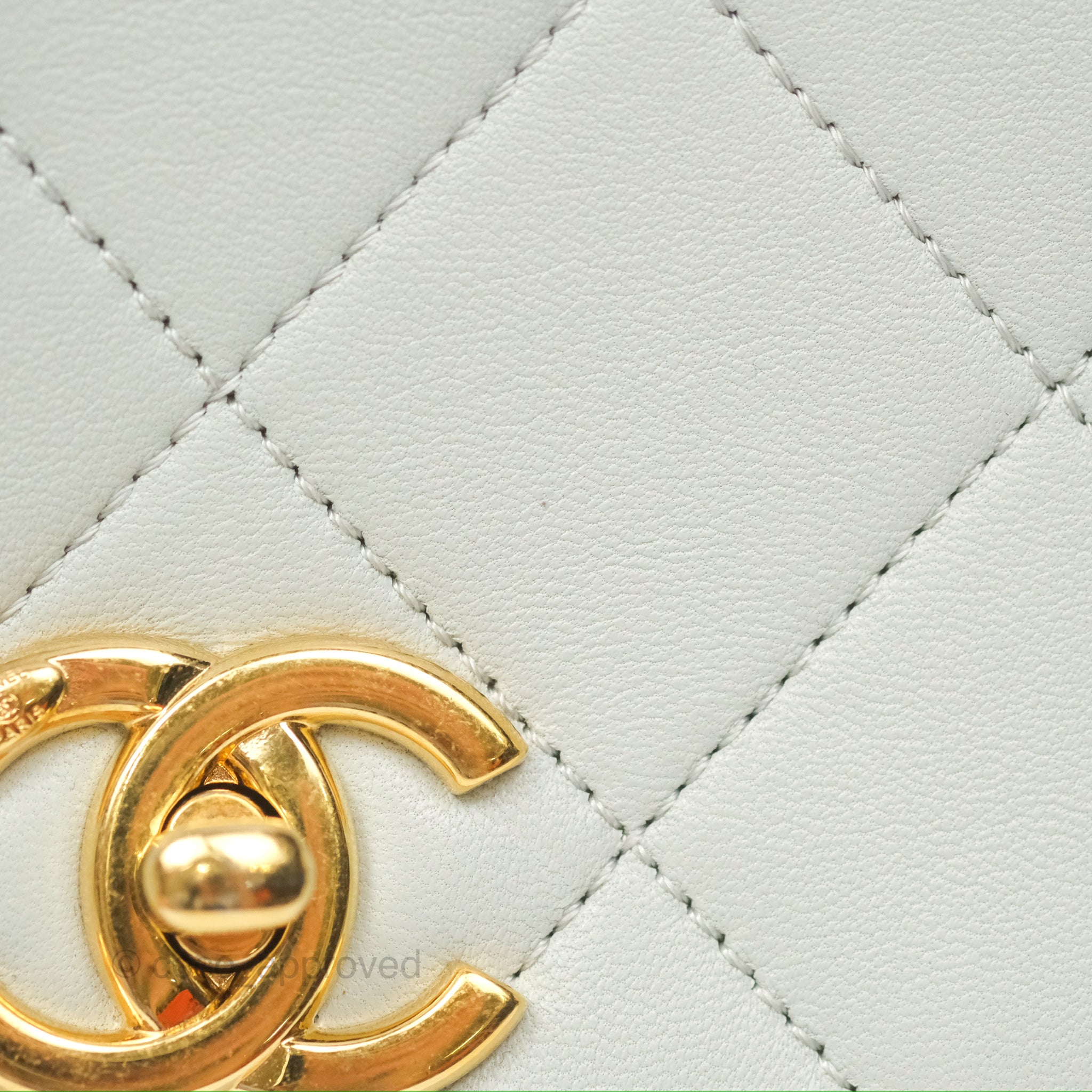Chanel Classic Flap Bag with Chain Handle in Light Grey Calfskin & Aged Gold Hardware - Perfect for Evening Events, Date Nights & Luxury Fashion Accessories