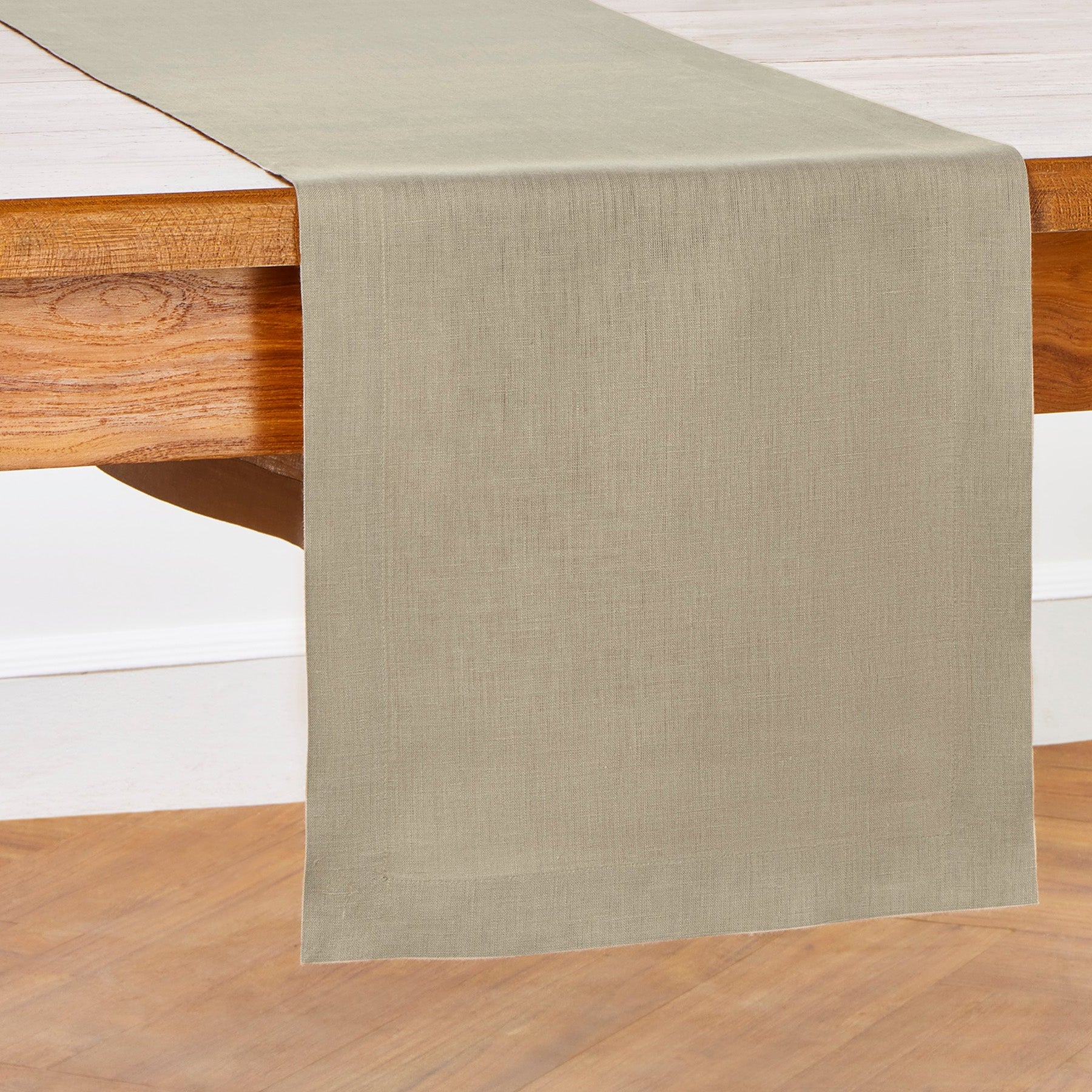 Elegant Fete Table Runner for Weddings, Parties & Events - Premium Decorative Dining Table Cover for Home & Restaurant Decor