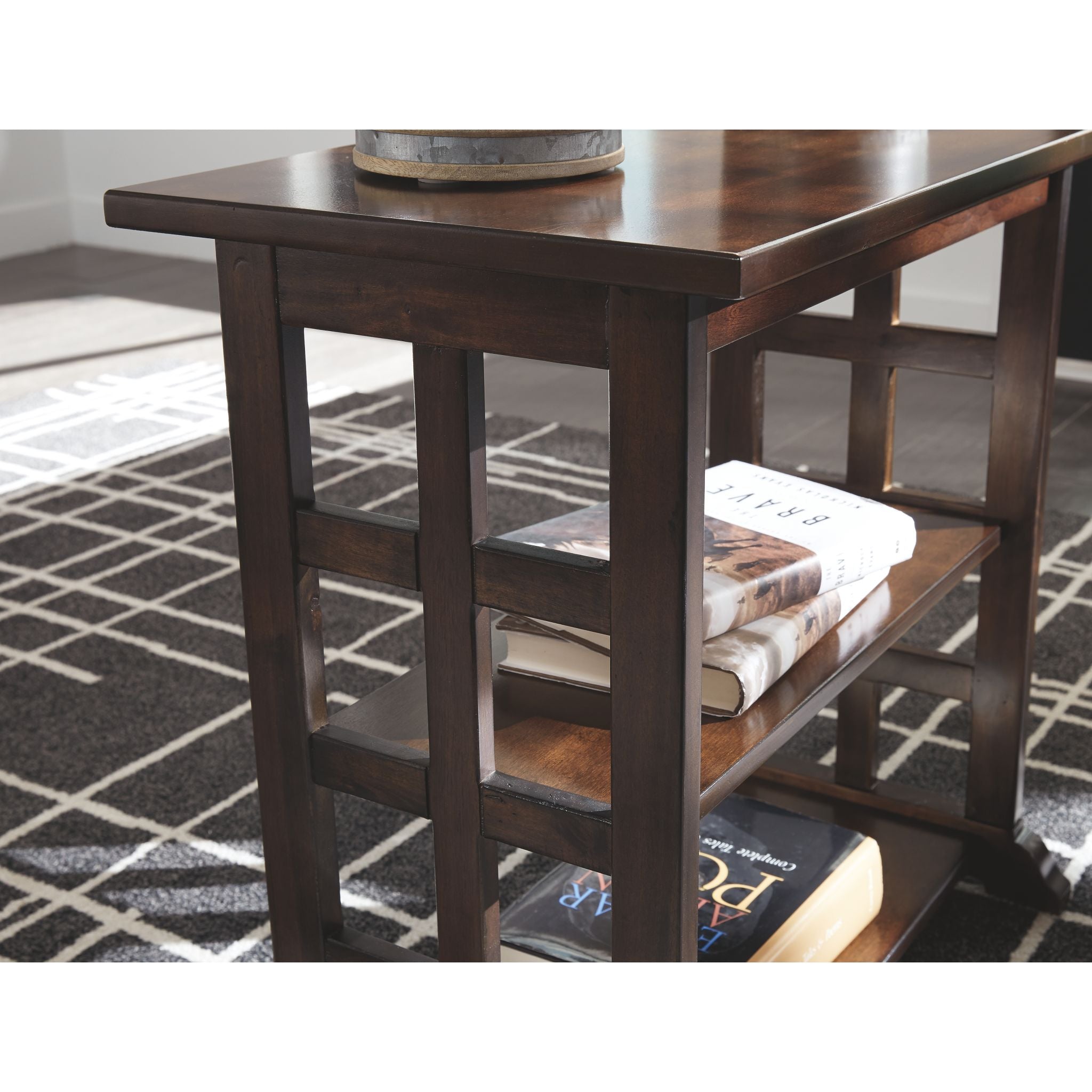 Braunsen Chairside Table - Brown Wooden End Table for Living Room, Bedroom, or Office - Perfect for Holding Lamps, Books, and Drinks