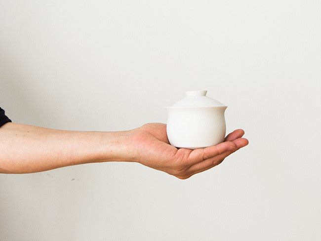 Premium Lilith Rockett Porcelain Gaiwan Set - Traditional Chinese Tea Ceremony Teapot with Lid & Saucer - Perfect for Oolong, Pu-erh & Green Tea Brewing at Home or Office