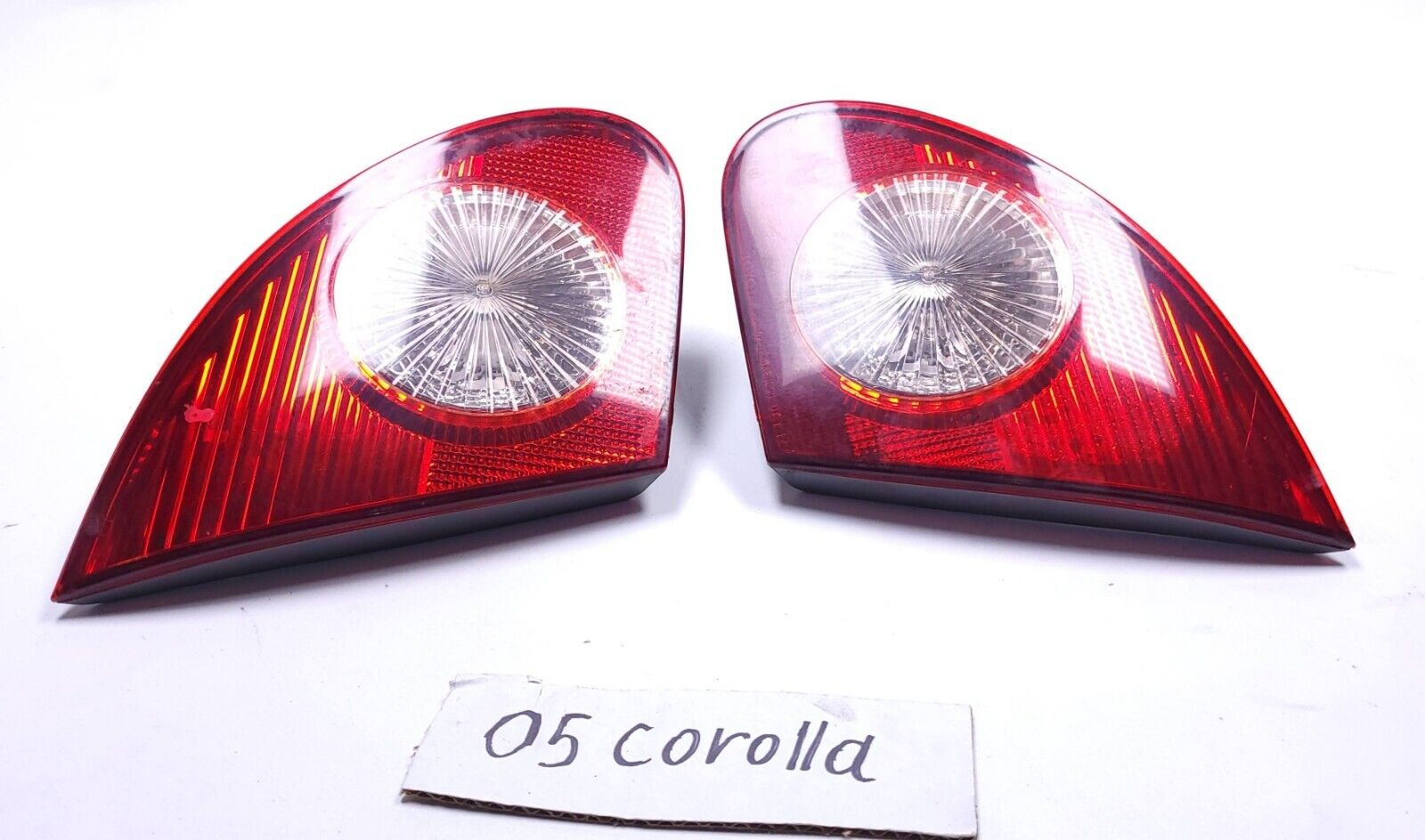 03 08 Toyota Corolla Tail Light Assembly - Left & Right Pair OEM Replacement - Perfect for Night Driving & Enhanced Vehicle Safety