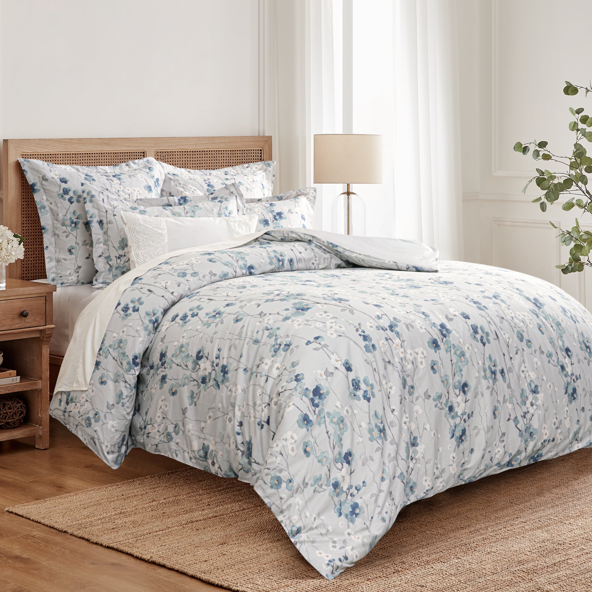 Florina Comforter Set - Queen Size Bedding, Soft Microfiber Comforter with Pillow Shams, Ultra Cozy All-Season Duvet Cover Set for Bedroom Decor (Grey) - Perfect for Master Bedroom, Guest Room & Dorm