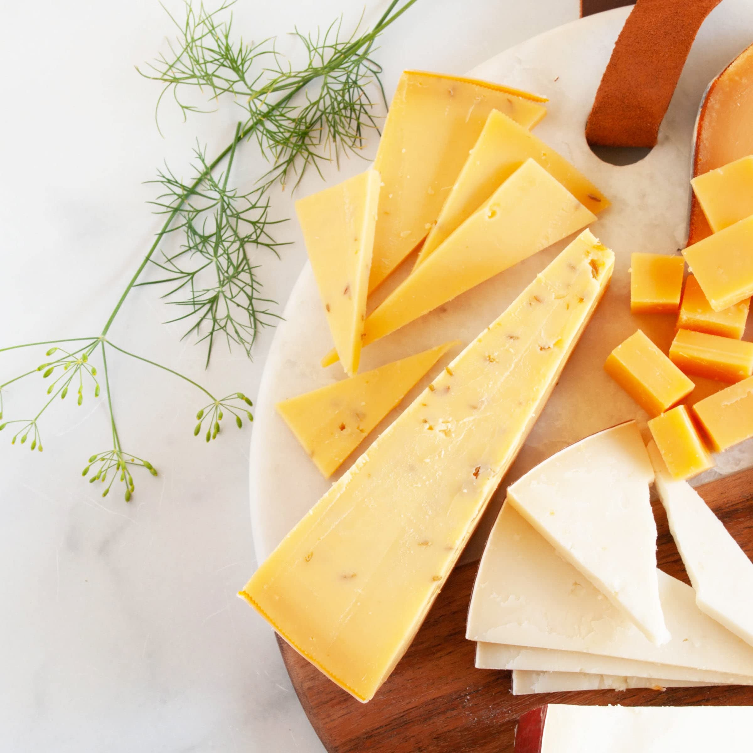 Premium Dutch Cheese Gift Box - Aged Beemster Gouda, Leyden, Dorothea & Red Wax Gouda Cheese Assortment | Gourmet Cheese Board, Wine Pairing & Charcuterie Platter