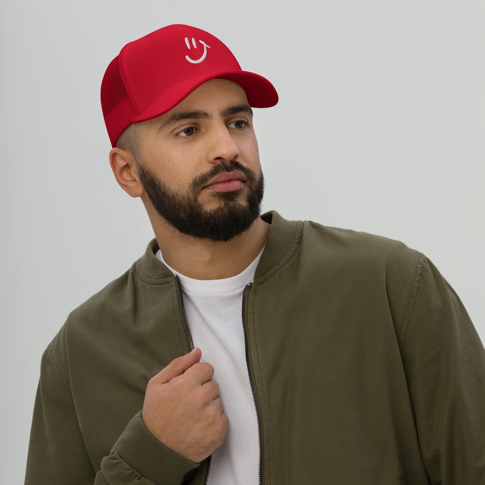 Smiley Face Embroidered Trucker Hat - Cute Emoji Baseball Cap for Men & Women - Perfect for Outdoor Activities, Concerts, and Casual Wear