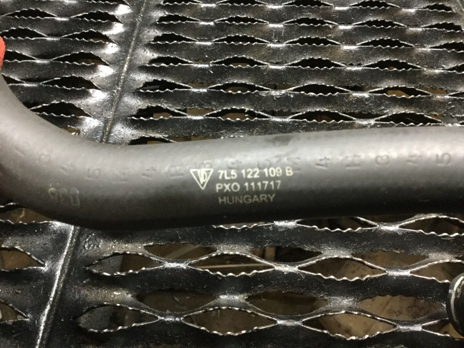 04 05 06 Porsche Cayenne 3.2L Radiator Hose Pipe Line - OEM Replacement Part for Engine Cooling System - Perfect for DIY Repairs & Maintenance
