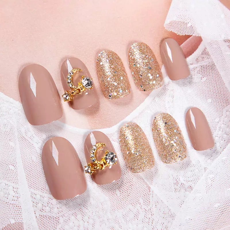 Shimmer Paillette Diamond Moon Faux Nails - Glamorous Artificial Nail Tips for Parties, Weddings & Special Occasions