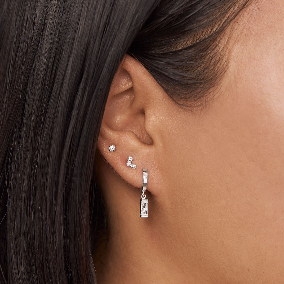 Divine Crystal Huggie Earrings - Elegant Gold Hoop Earrings for Women, Hypoallergenic & Comfortable, Perfect for Everyday Wear, Parties & Gifts