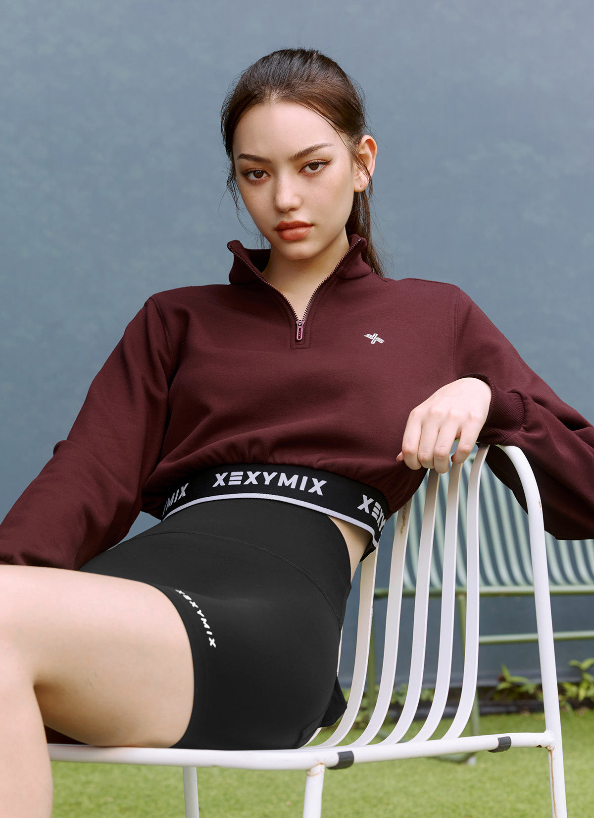 Logo Point Warm Crop Sweatshirt for Women - Cozy Fleece Pullover with Stylish Design - Perfect for Casual Outfits, Gym Wear & Street Fashion