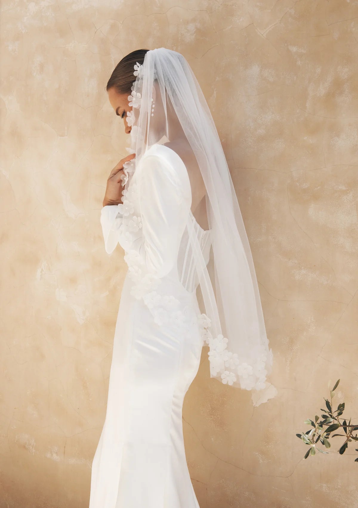 Lola Knight Marigold Ivory Flower Wedding Veil - Elegant Bridal Accessory for Wedding Ceremony, Bridal Shower & Romantic Photos