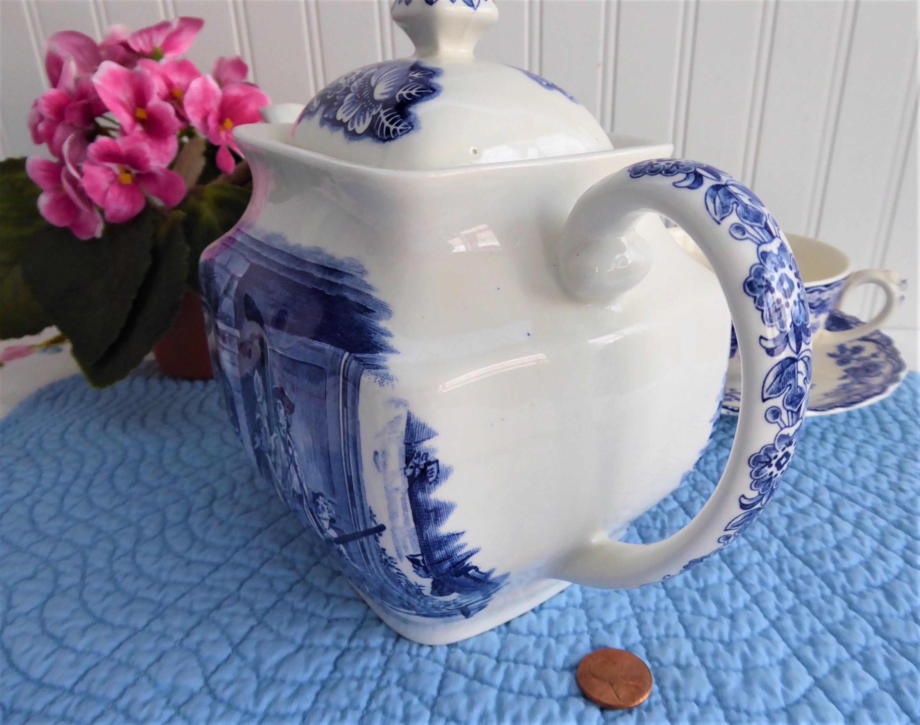 Vintage 1970s Liberty Blue Minutemen Scene Teapot - 42oz English Blue Transferware Ceramic Teapot for Afternoon Tea & Collectible Display
