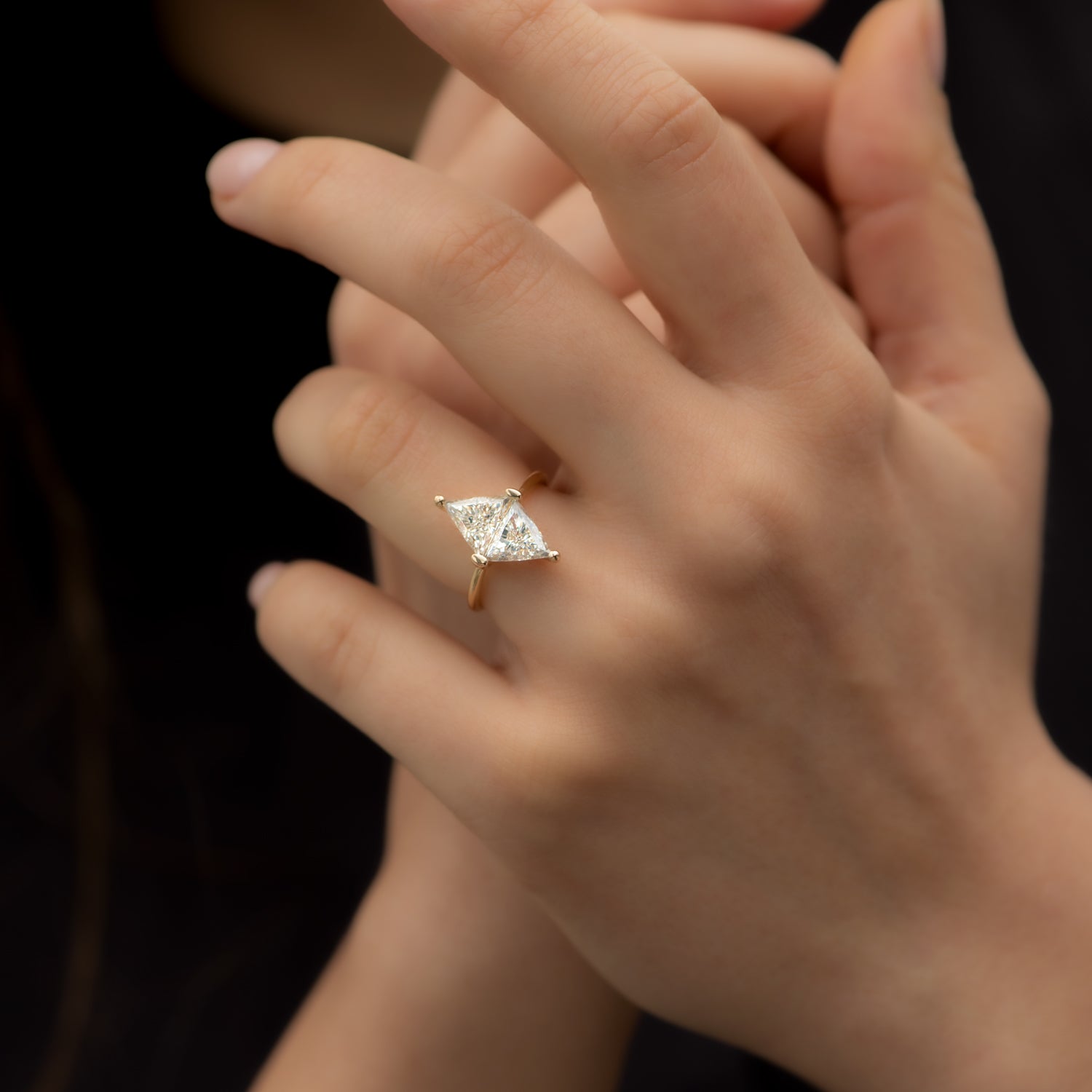 Exquisite Diamond Rhombus Engagement Ring with Triangle Cut Diamonds - Perfect for Proposals, Anniversaries & Special Occasions