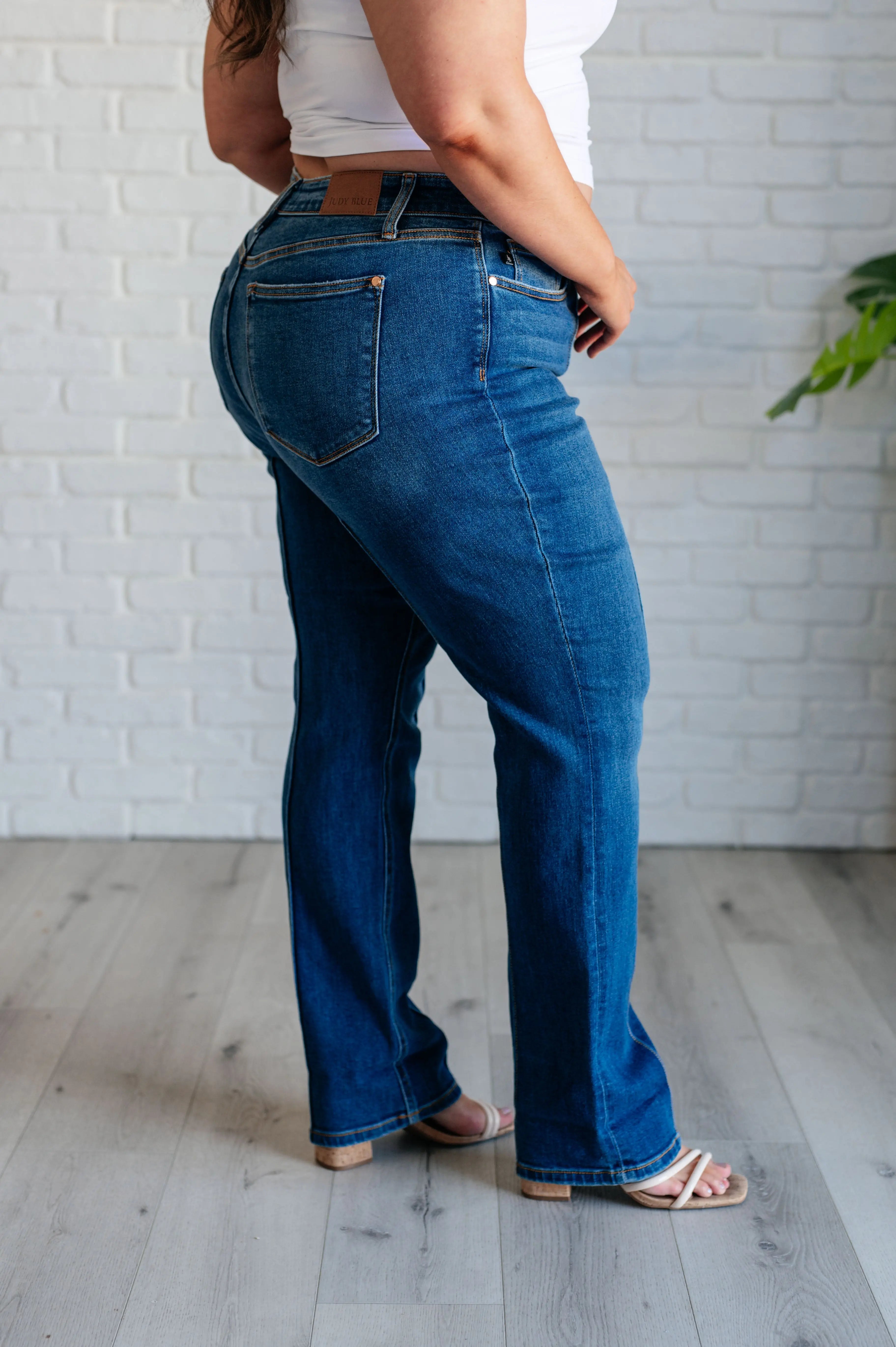 Campbell High Rise Straight Jeans for Women with Center Seam Detail - Slim Fit Denim Pants for Casual Wear, Office & Everyday Outfits