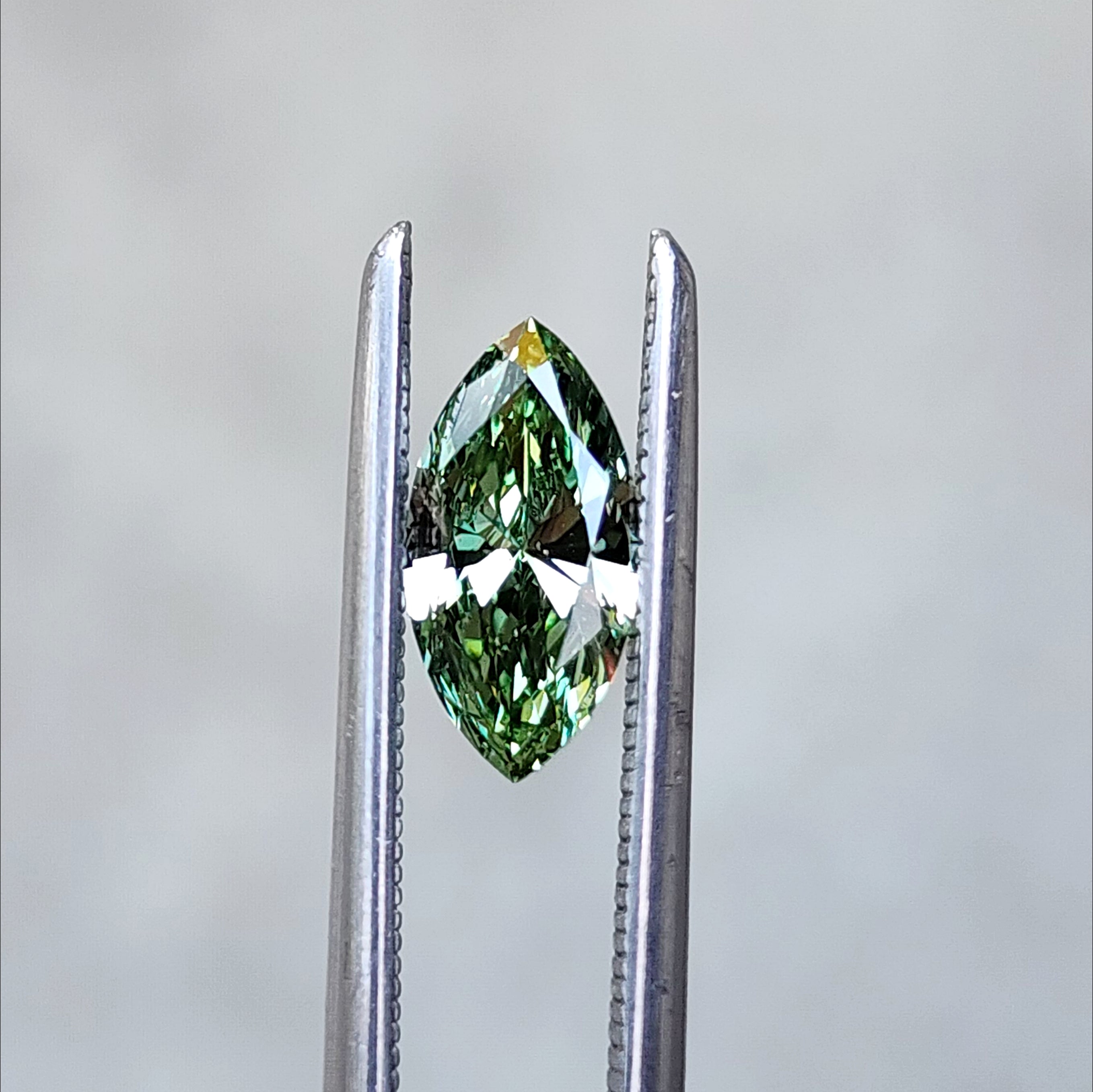 0.51ct Marquise Cut Lab-Created Fancy Green Diamond VS1 Clarity - Elegant Engagement Ring & Fine Jewelry for Special Occasions