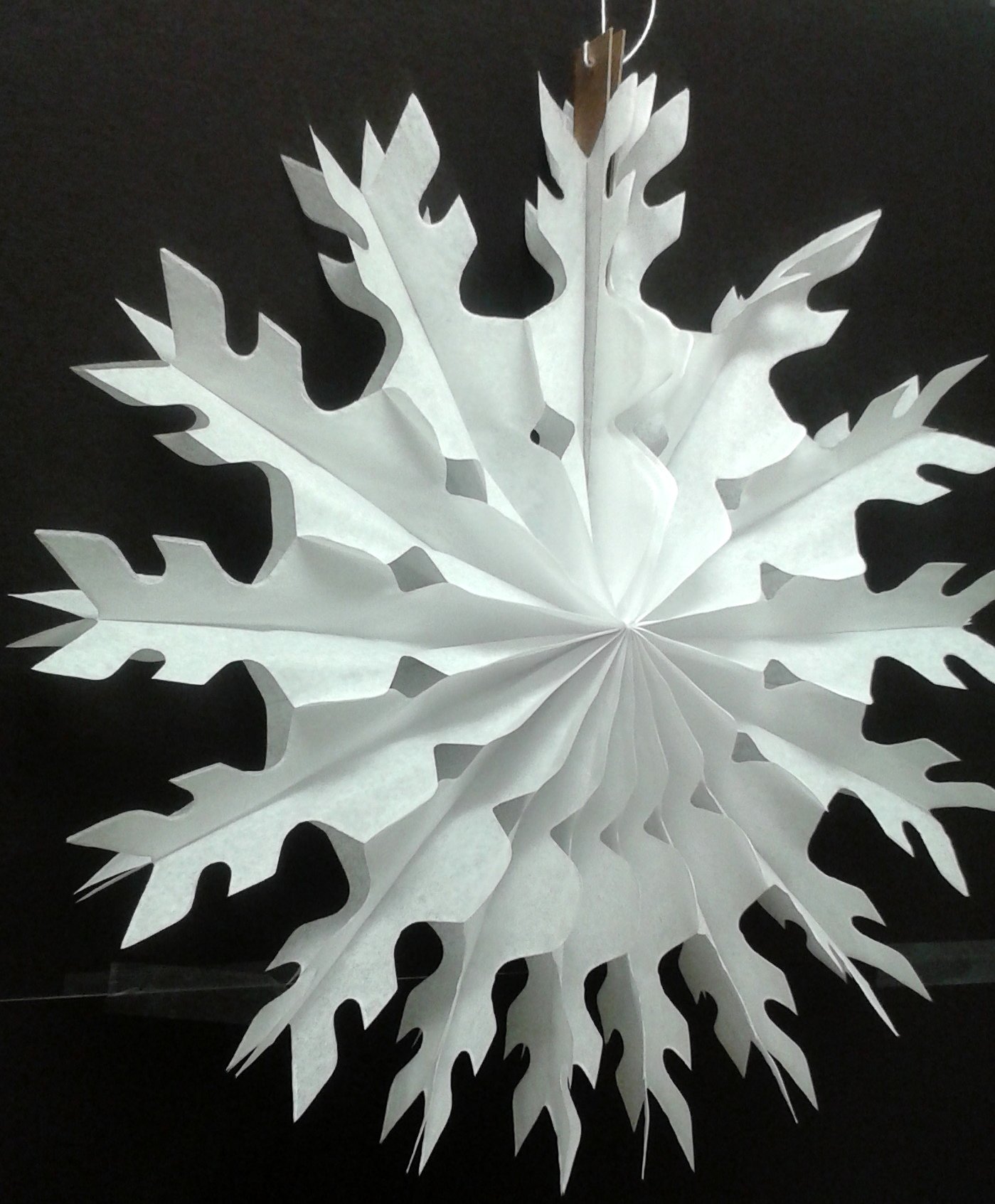6-Pack 15 Inch White Snowflake Tissue Paper for Gift Wrapping, Party Decorations, and DIY Crafts
