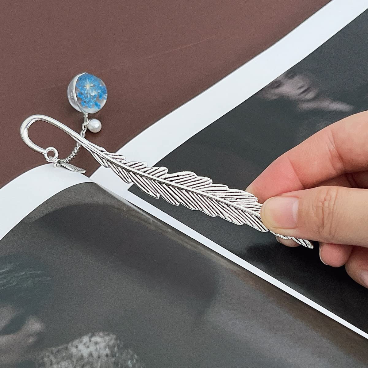 Allydrew Metal Leaf Bookmark with Charm - Elegant Book Accessories for Book Lovers & Readers (Set of 2, Mint & Blue) - Perfect Gift for Bookworms, Reading Enthusiasts & Students